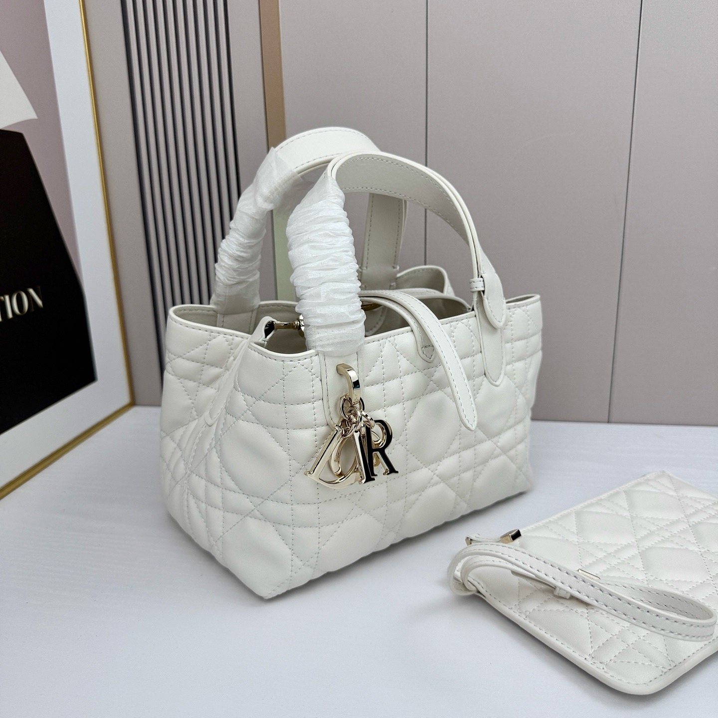 Dior Toujours White 23cm tote everyday