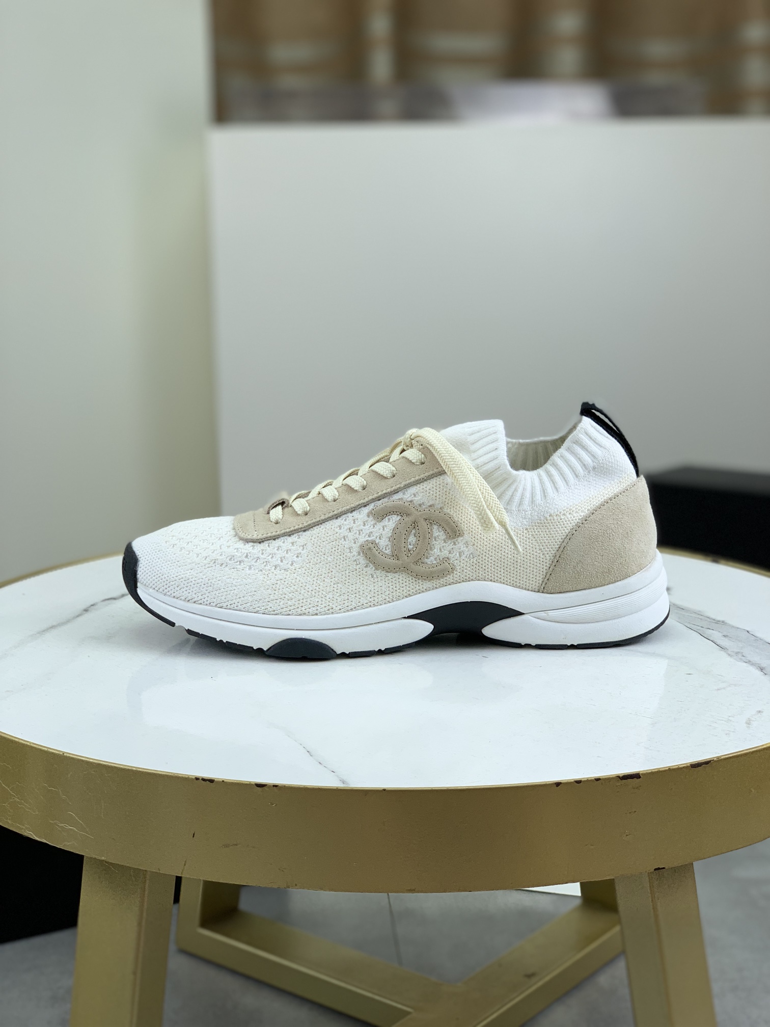 Real Top Version Chanel Chanel 24p Nuevos zapatos Xiaoxiang Suede Panda Zapatos deportivos casuales Zapatos para patine…