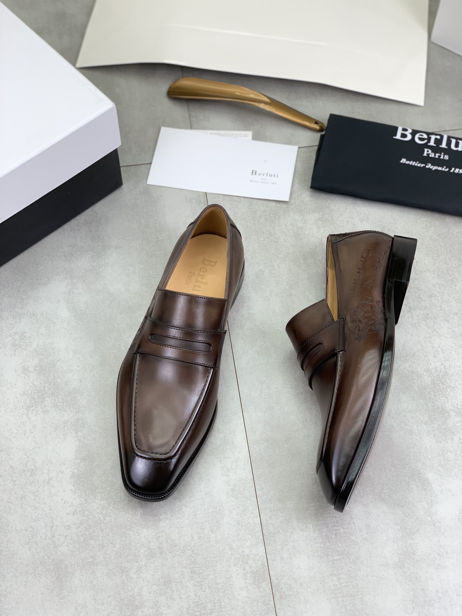 Precio de fábrica P510 Suela de cuero Berluti/Bruti 2024 Nueva llegada Material de cuero de vaca imp