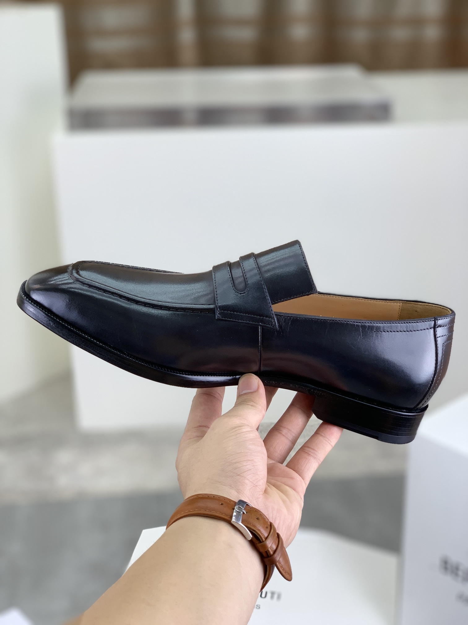 Precio de fábrica P510 Suela de cuero Berluti/Bruti 2024 Nueva llegada Material de cuero de vaca imp