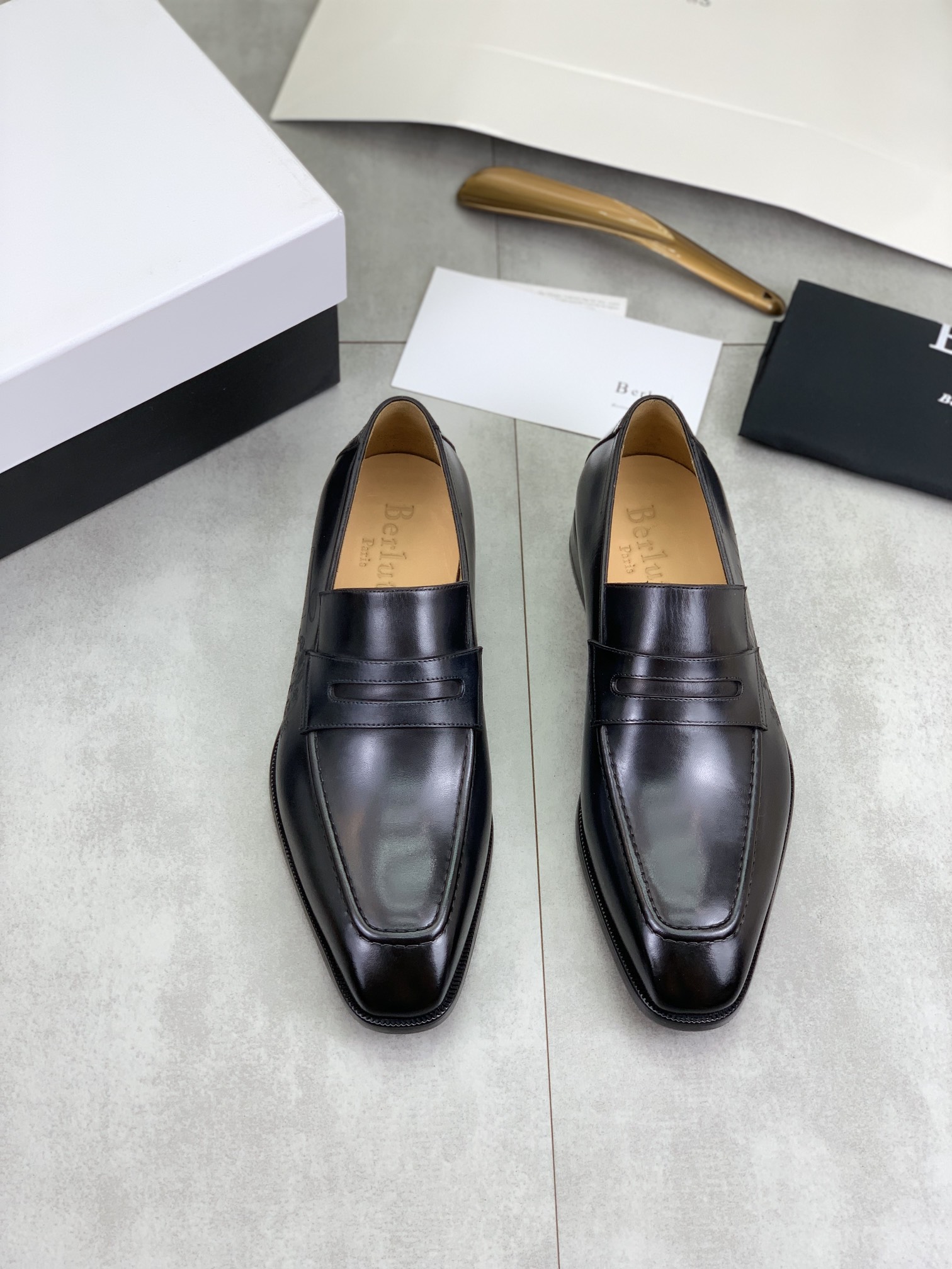 Precio de fábrica P510 Suela de cuero Berluti/Bruti 2024 Nueva llegada Material de cuero de vaca imp