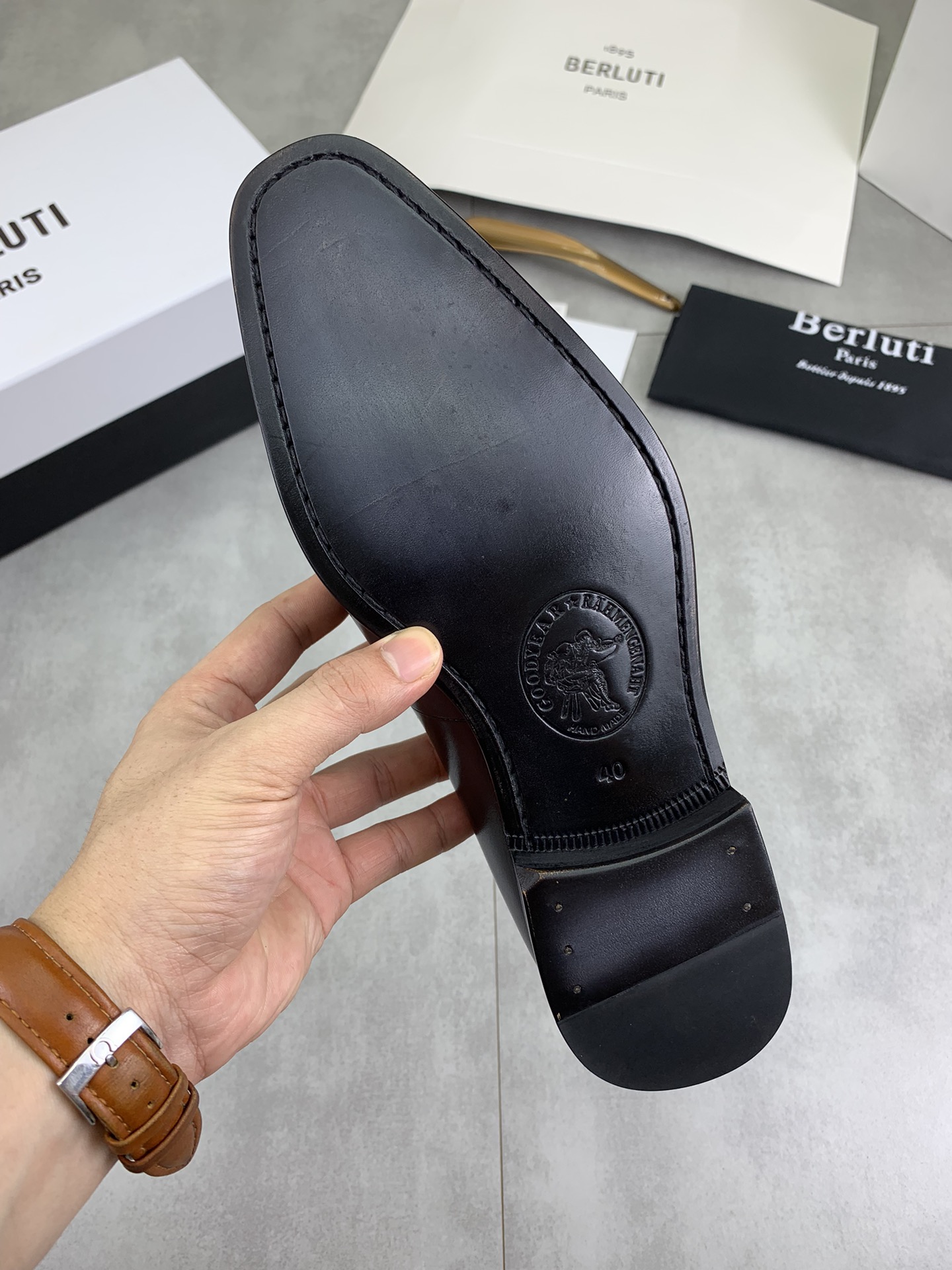 Precio de fábrica P510 Suela de cuero Berluti/Bruti 2024 Nueva llegada Material de cuero de vaca imp