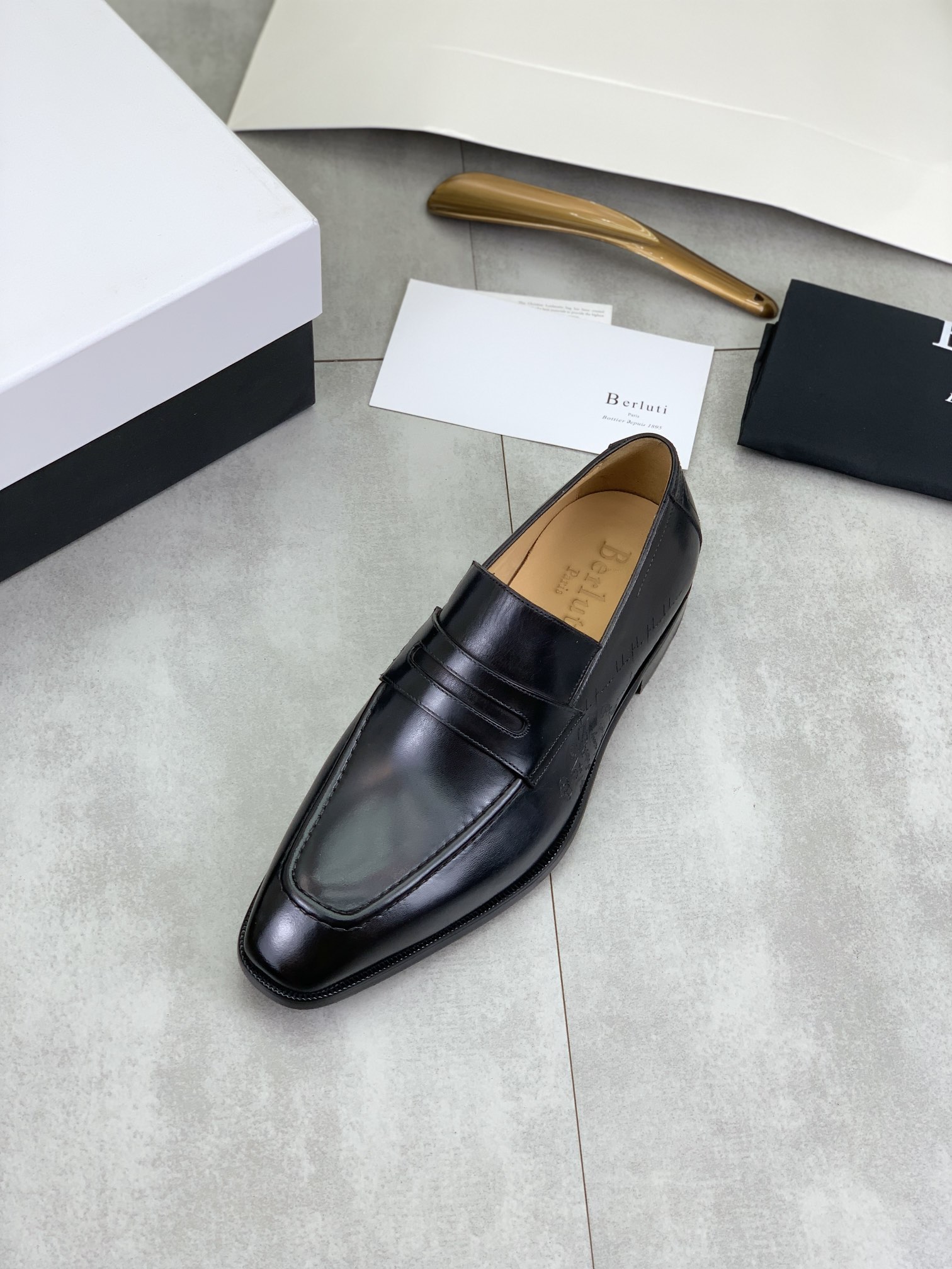 Precio de fábrica P510 Suela de cuero Berluti/Bruti 2024 Nueva llegada Material de cuero de vaca imp