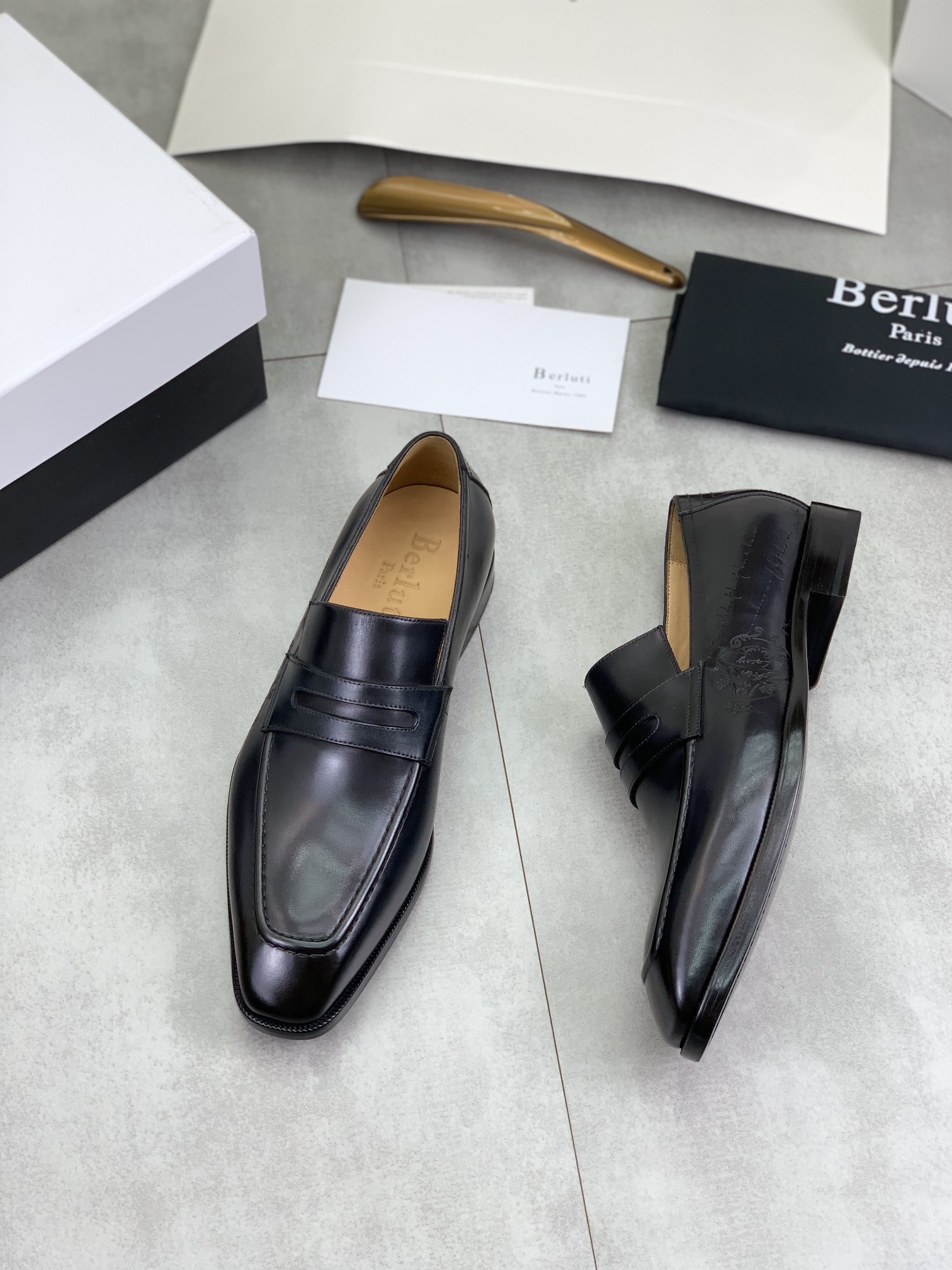 Precio de fábrica P510 Suela de cuero Berluti/Bruti 2024 Nueva llegada Material de cuero de vaca imp