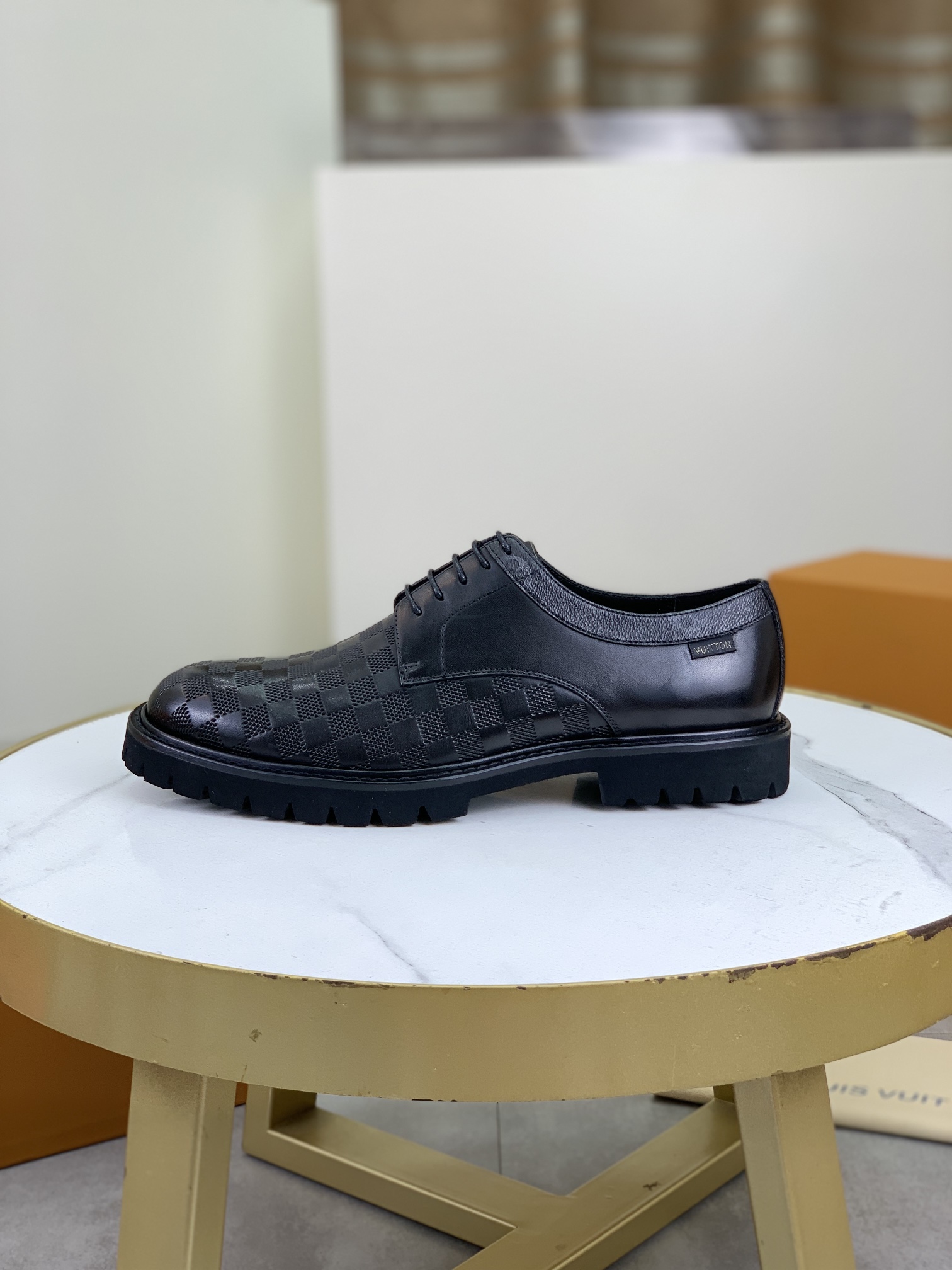 NO:347750,LOUIS VUITTON [Louis Denvie] - LV men's business casual leather shoes, luxurious and noble all use imported original cowhide, just to create a more comfortable wearing experience, the upper is original high-end calfskin imported soft cowhide, original lightweight foamed sole size 39-44 (38.45 46 can be customized without return or exchange),, louis vuitton, louis vuitton, louis vuitton, cowhide19860909LOUIS VUITTON【路易登威】—LV男士商务休闲皮鞋,奢华尊贵全部采用进口原版牛皮,只为打造更为舒适的穿着体验,鞋面原版高端小牛皮进口柔软牛皮里,原版轻便发泡大底码数39-44（38.45 46可定做不退换）,,louis vuitton,louis vuitton,louis vuitton,cowhide,Men's shoes