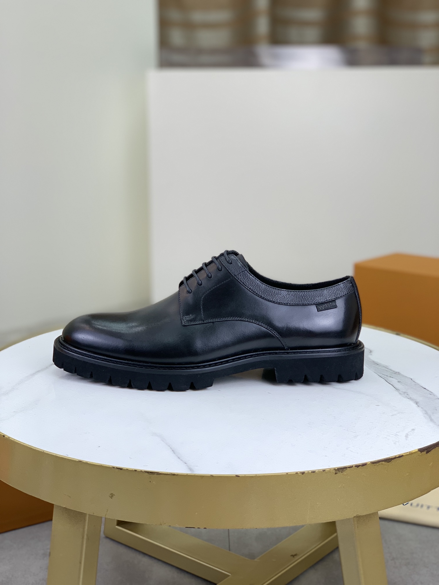 NO:271170,LOUIS VUITTON [Louis Denvie] - LV men's business casual leather shoes, luxurious and noble all use imported original cowhide, just to create a more comfortable wearing experience, the upper is original high-end calfskin imported soft cowhide, original lightweight foamed sole size 39-44 (38.45 46 can be customized without return or exchange),, louis vuitton, louis vuitton, louis vuitton, cowhide19860909LOUIS VUITTON【路易登威】—LV男士商务休闲皮鞋,奢华尊贵全部采用进口原版牛皮,只为打造更为舒适的穿着体验,鞋面原版高端小牛皮进口柔软牛皮里,原版轻便发泡大底码数39-44（38.45 46可定做不退换）,,louis vuitton,louis vuitton,louis vuitton,cowhide,Men's shoes