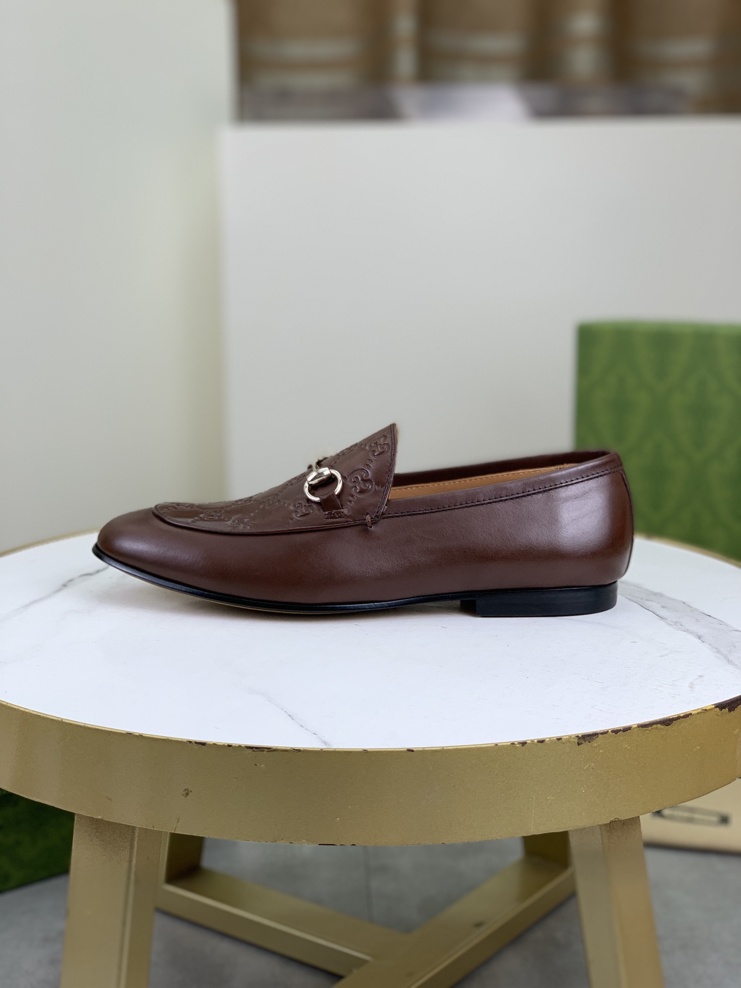 NO:271636,Top quality (general leather outsole series) [GUCCI] Gucci business leather shoes, 1:1 top purchasing quality, imported upper selected original high-end calfskin, inner foot pads are all imported original water-dyed cowhide, imported original custom Italian handmade leather outsole, size 39-44 (38 45 46 can be customized),, gucci, gucci, cowhide, Leather soles19860909顶级品质（真皮大底系列）【GUCCI】古驰商务皮鞋,1:1顶级代购品质,鞋面进口精选原版高端小牛皮,内里垫脚均用进口原版水染牛皮,进口原版订制意大利手工真皮大底,码数39-44（38 45 46可以定做）,,gucci,gucci,cowhide,Leather soles,Men's shoes