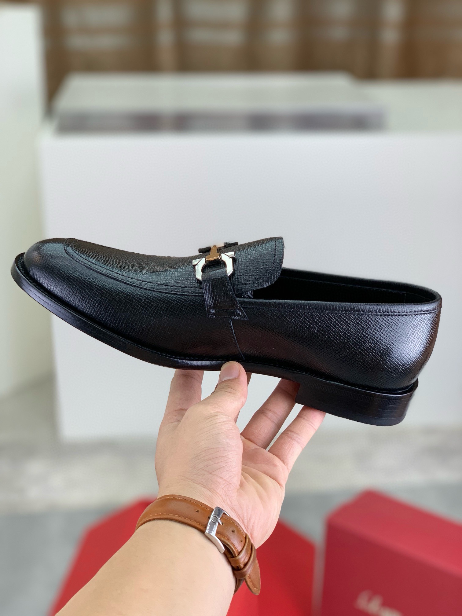 Salvatore Ferragamo Men's Leather Loafers - Classic Business Formal Shoes 7 i1732127739 2502 1