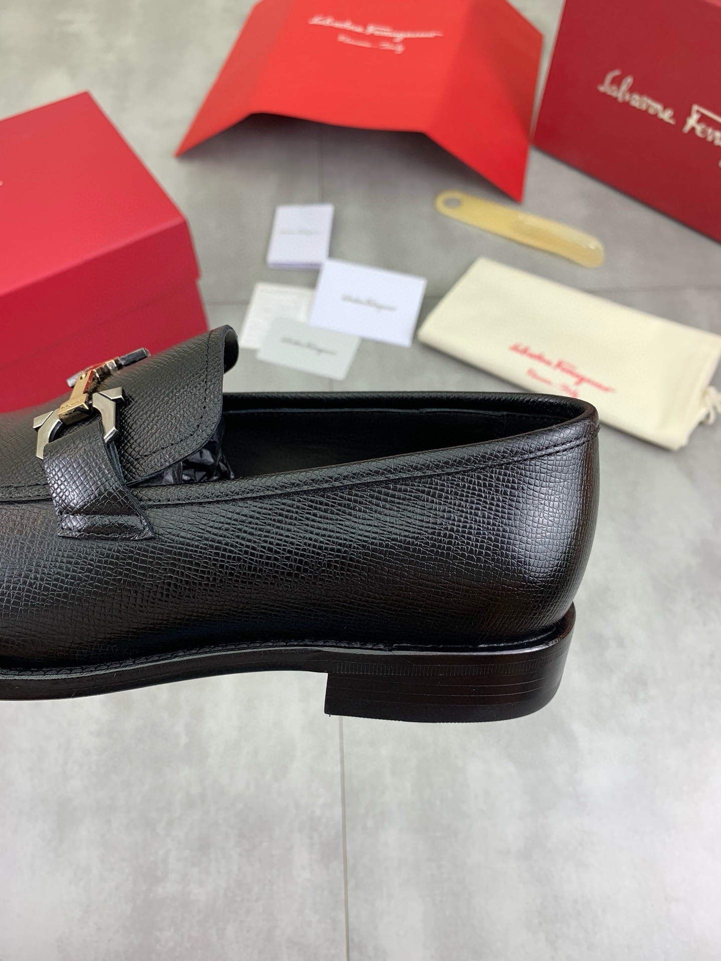 Salvatore Ferragamo Men's Leather Loafers - Classic Business Formal Shoes 8 i1732127740 589 5