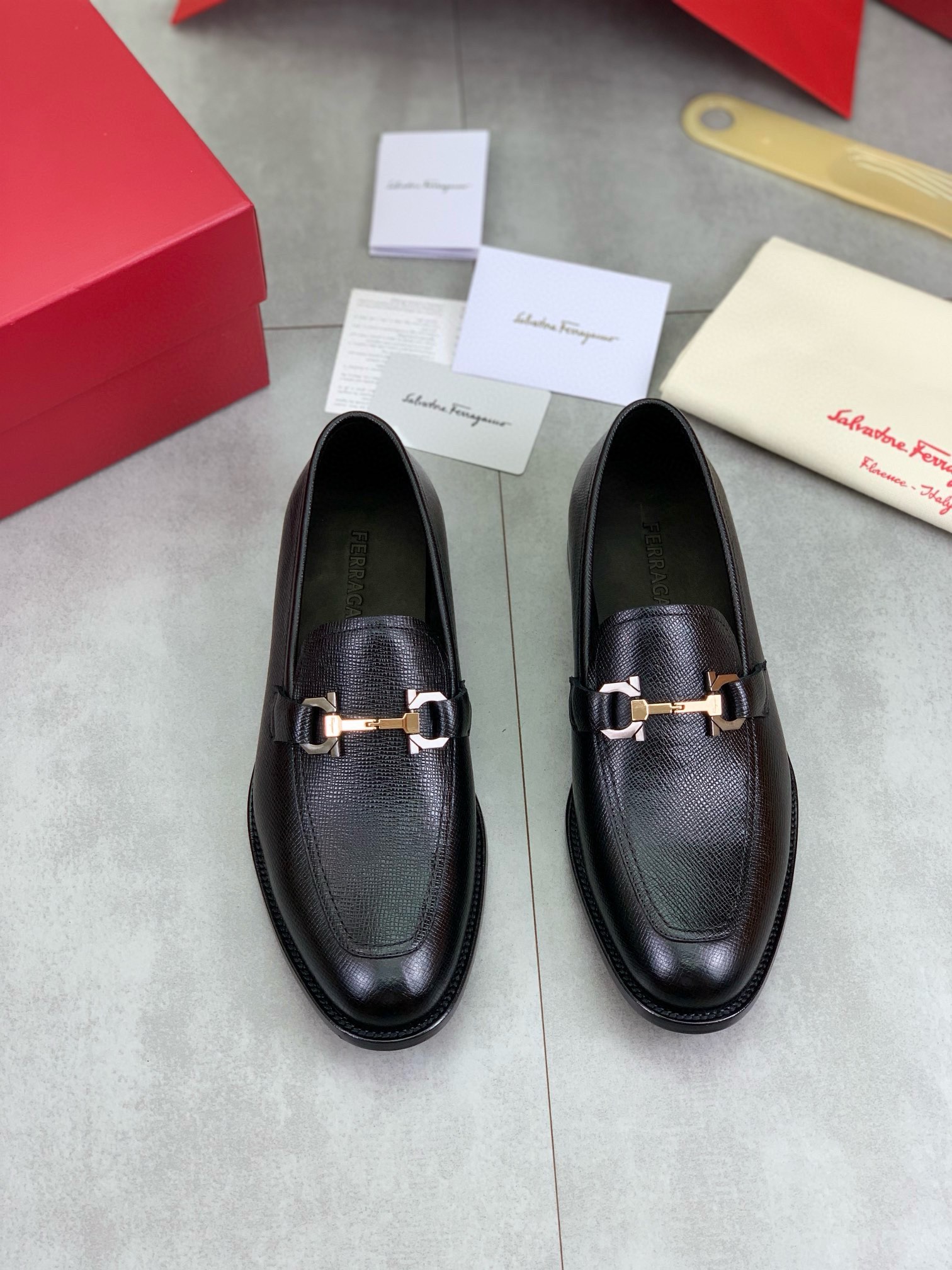 Salvatore Ferragamo Men's Leather Loafers - Classic Business Formal Shoes 3 i1732127740 887 6