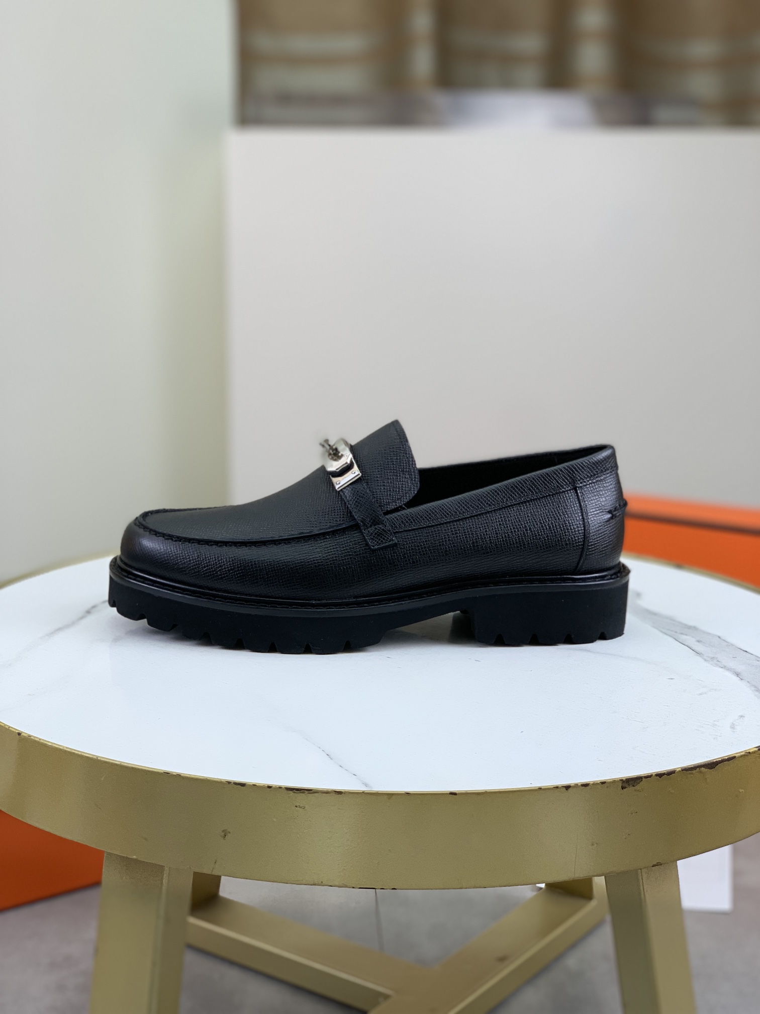 NO:271179,Original foamed outsole Brand Hermès (Hermès) standard men's code 39-44 (38, 45, 46 can be customized) grade official website same style Original single-quality material Original soft cross calfskin Water-dyed cowhide inner Original Italian lightweight foamed outsole style category Men's fashion Formal casual leather shoes Foot-sleeved men's shoes series Young fashion European and American trend British style Multiple colors available, Hermes, hermes, cowhide19860909原版发泡大底 品牌Hermès（爱马仕）标准码男码39-44（38、45、46可以定做）等级官网同款 原单品质材料原版柔软十字纹小牛皮 水染牛皮内里 原版意大利轻便发泡大底款式类别男士时尚 正装休闲皮鞋 套脚款男鞋系列 年轻时尚 欧美潮流 英伦风格 颜色多款颜色可选,,hermes,hermes,cowhide,Men's shoes