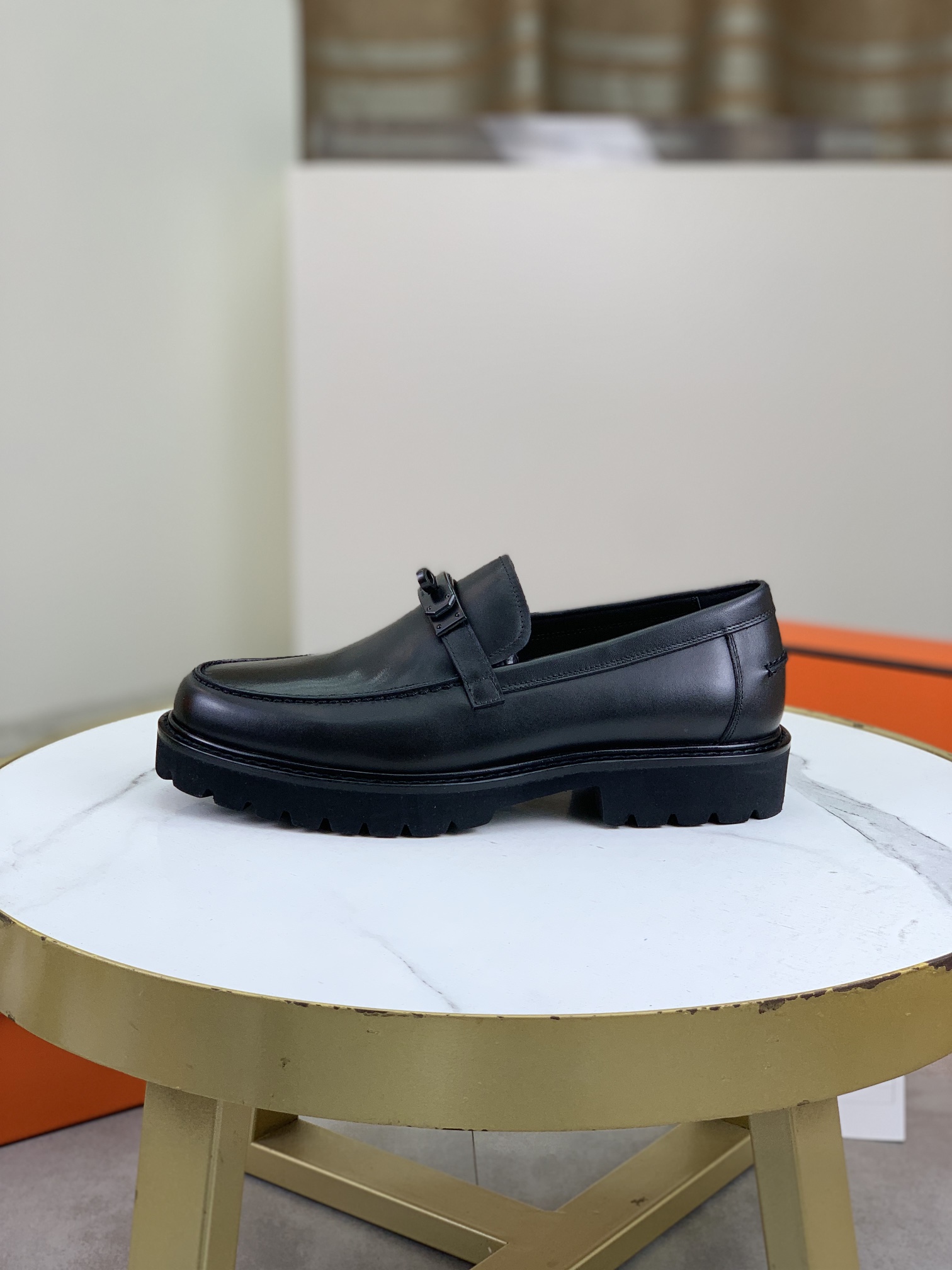 NO:271182,Original foamed outsole Brand Hermès (Hermès) standard men's code 39-44 (38, 45, 46 can be customized) grade official website same style Original single-quality material Original soft selected calfskin Water-dyed cowhide inner Original Italian lightweight foamed outsole style category Men's fashion Formal casual leather shoes Foot-sleeved men's shoes series Young fashion European and American trend British style Multiple colors available, Hermes, hermes, cowhide19860909原版发泡大底 品牌Hermès（爱马仕）标准码男码39-44（38、45、46可以定做）等级官网同款 原单品质材料原版柔软精选小牛皮 水染牛皮内里 原版意大利轻便发泡大底款式类别男士时尚 正装休闲皮鞋 套脚款男鞋系列 年轻时尚 欧美潮流 英伦风格 颜色多款颜色可选,,hermes,hermes,cowhide,Men's shoes