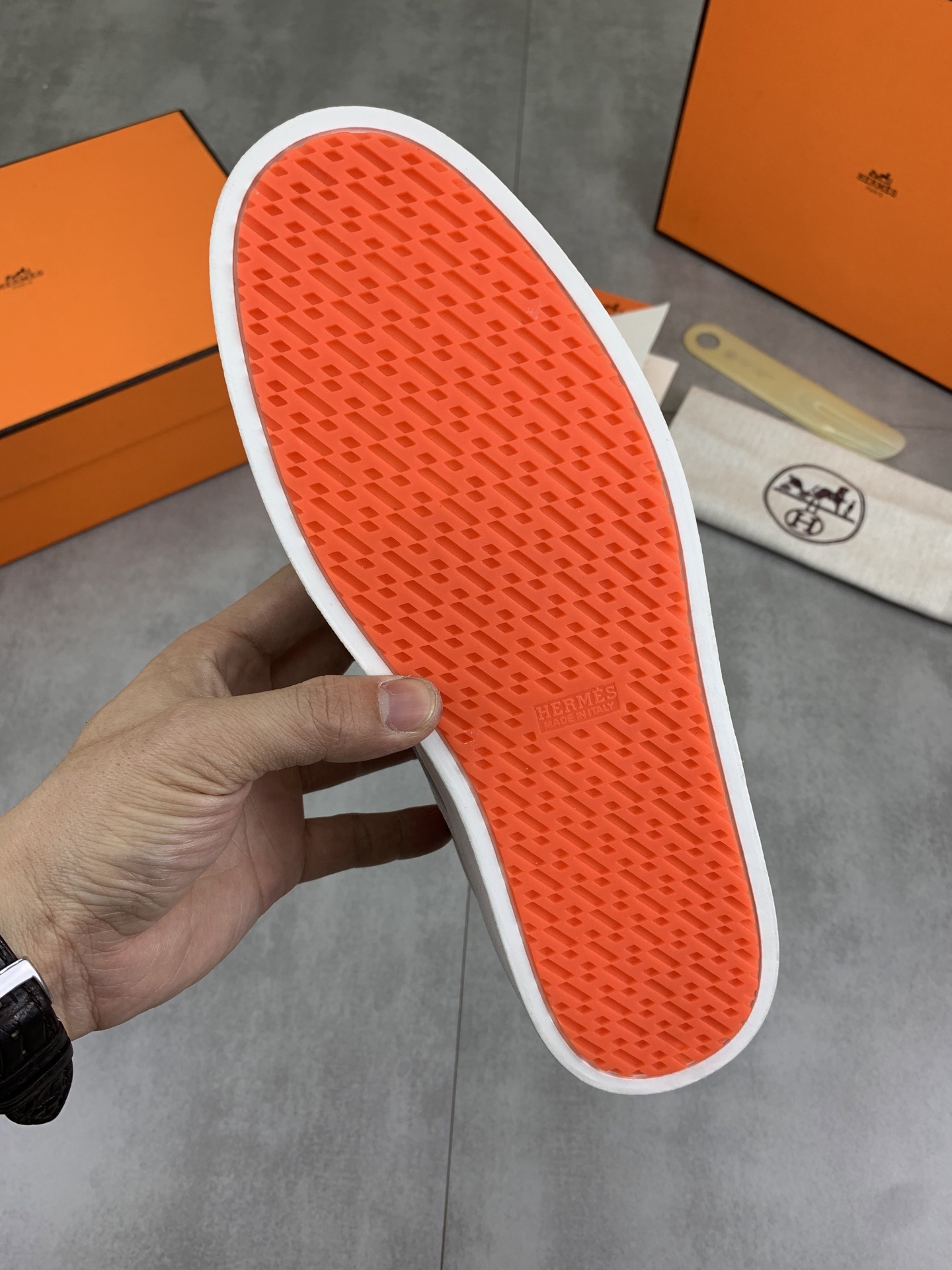 Hermes Men's White Leather Sneakers with Iconic Perforated H Logo 9 i1743177218604 3970 0 7