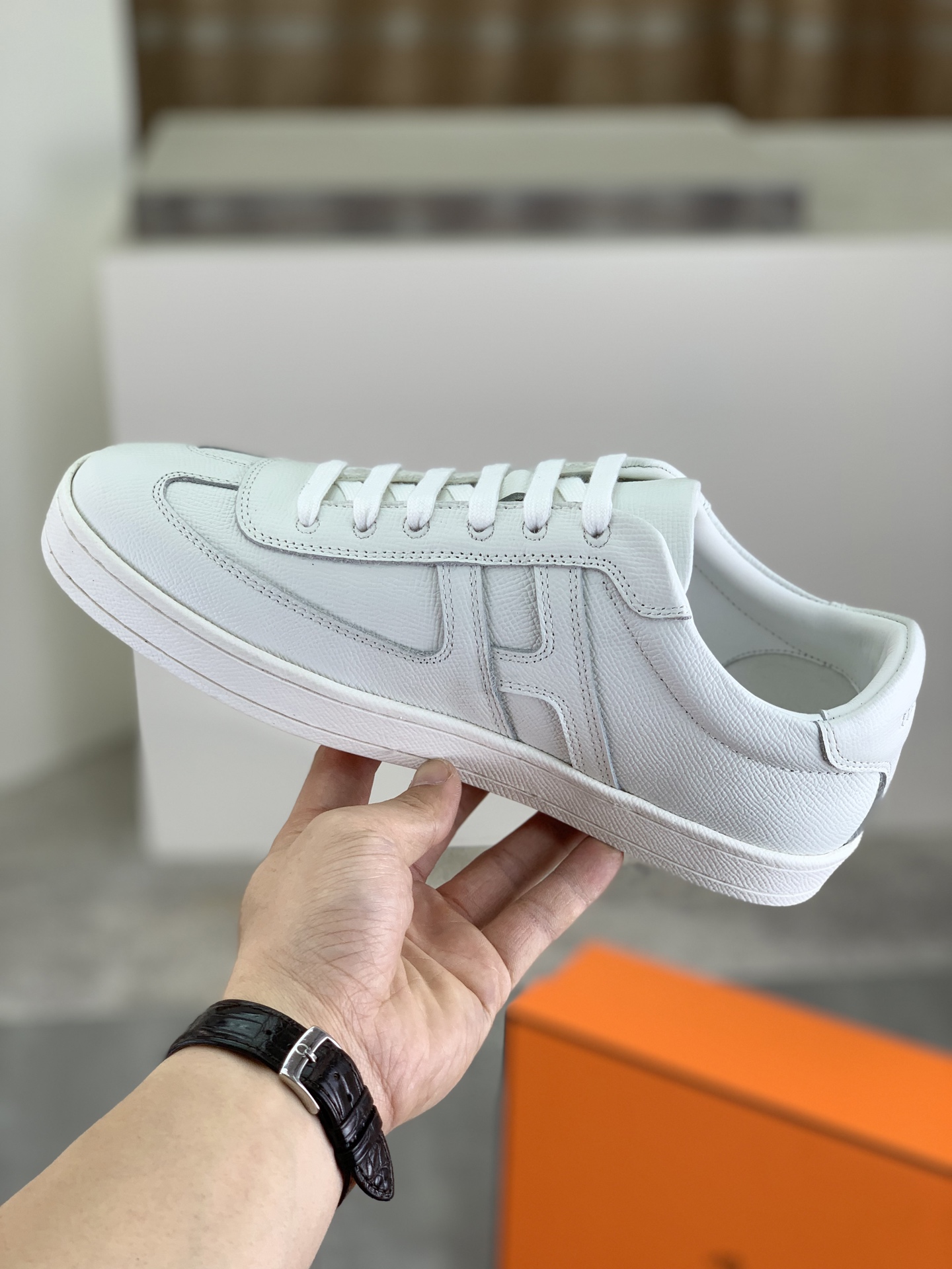 Hermes Men's White Leather Sneakers with Iconic Perforated H Logo 7 i1743177219427 759 0 5