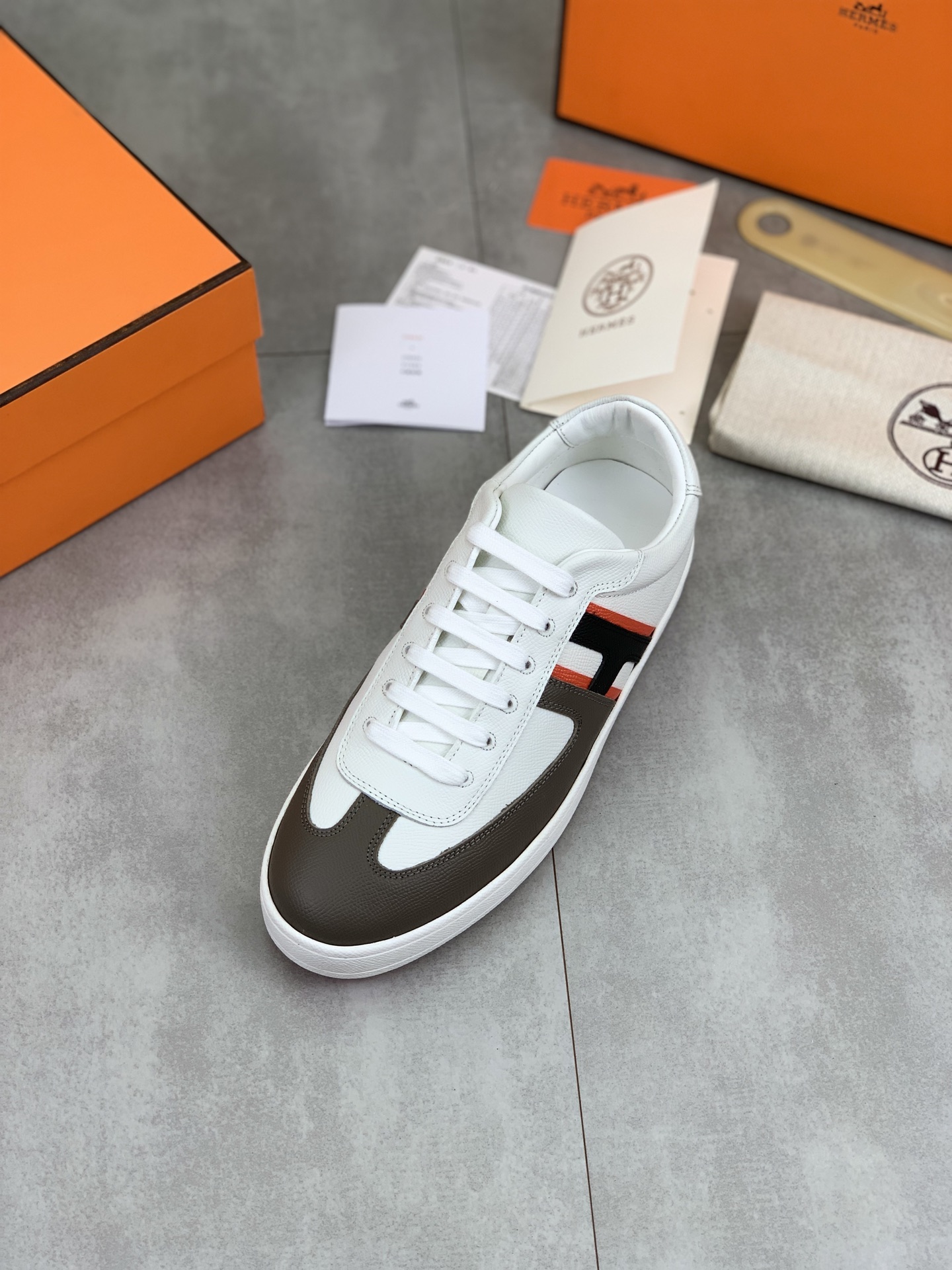 Hermes Men's Leather Sneakers Luxury Casual Shoes 5 i1743177264856 3148 0 3