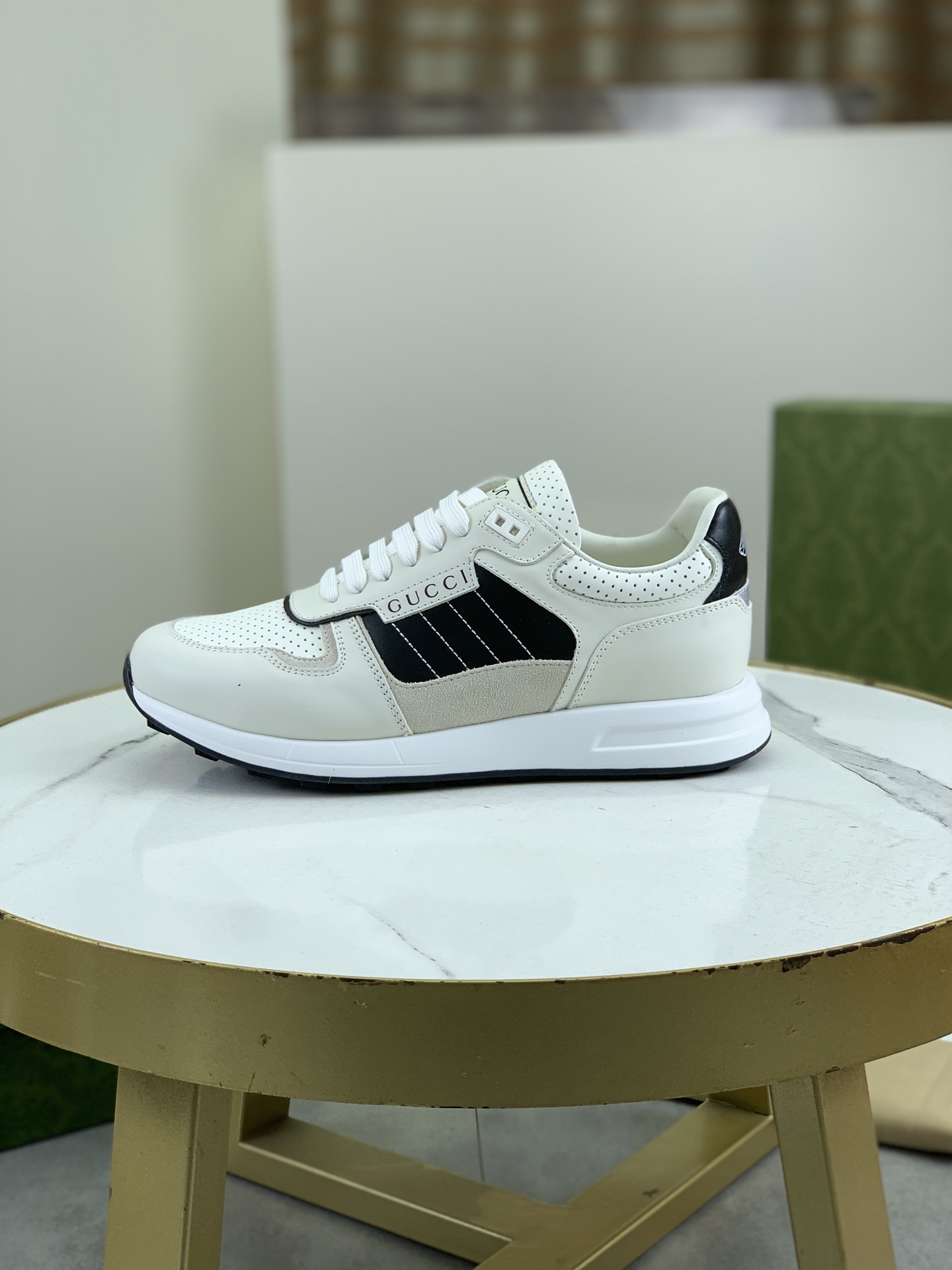 Gucci Men's Leather White Trainer Sneakers Casual Shoes, Size 39-44 1 Gucci Men's Leather White Trainer Sneakers Casual Shoes, Size 39-44