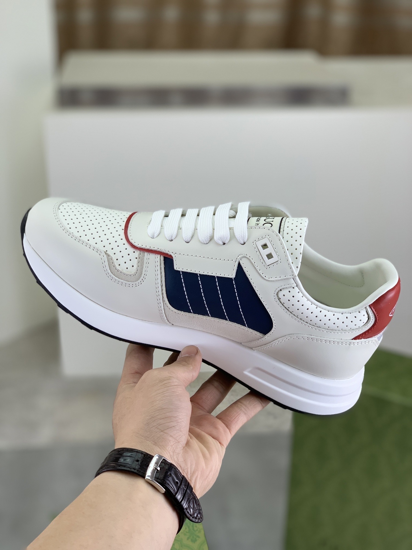Gucci Men's Leather and Technical Canvas Sneaker Retro Style Lace-up Shoes 7 i1743613622571 6014 0 5