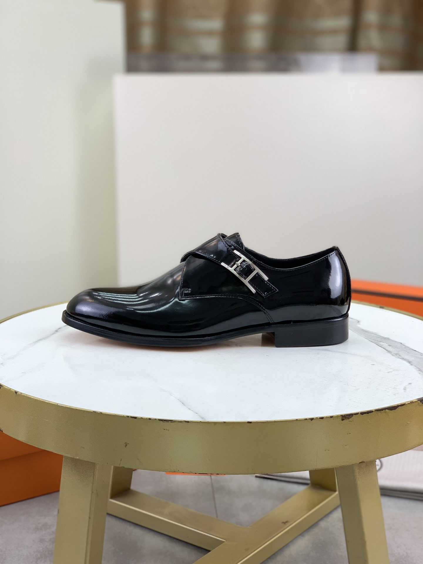 NO:277911,The same style as the original leather outsole brand Hermès (Hermès) grade. Original single-quality material original soft calfskin water-dyed cowhide inner original Italian leather outsole style category men's fashion formal casual leather shoes footwear men's shoes series young fashion European and American trend British style Size 39-45 (38.46 can be customized),, hermes, hermes, cowhide, Leather soles19860909原版真皮大底品牌Hermès（爱马仕）等级官网同款 原单品质材料原版柔软小牛皮 水染牛皮内里 原版意大利真皮大底款式类别男士时尚 正装休闲皮鞋 套脚款男鞋系列 年轻时尚 欧美潮流 英伦风格 码数39-45（38.46可以定做）,,hermes,hermes,cowhide,Leather soles,Men's shoes