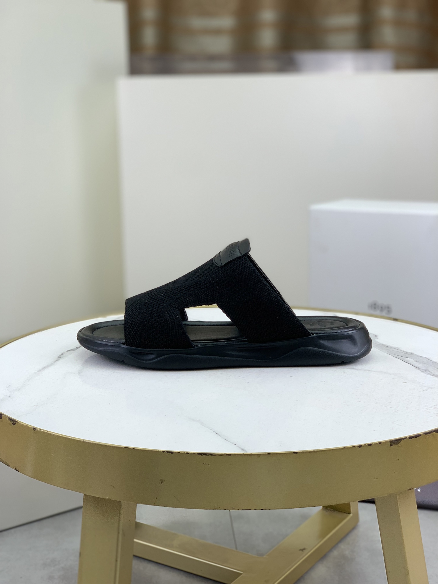 NO:278708,Top version Berluti men's sports and casual slippers The fabric uses original imported high-end flying woven upper | Strong contrasting tone highlights the upper line feel | Bright palladium-plated eyelets | Internal padded heel | Original private mold TPU foamed sole Multiple colors available Size39-45 (38.46 47 customized),,slippers19860909顶级版本 Berluti布鲁提男士运动休闲拖鞋 面料采用原版进口高端飞织鞋面｜强烈对比色调突出鞋面线条感｜明镀钯孔眼｜内部衬垫鞋跟｜原版私模TPU发泡大底 多款色可选 Size39-45（38 .46 47定做）,,slippers,Men's shoes