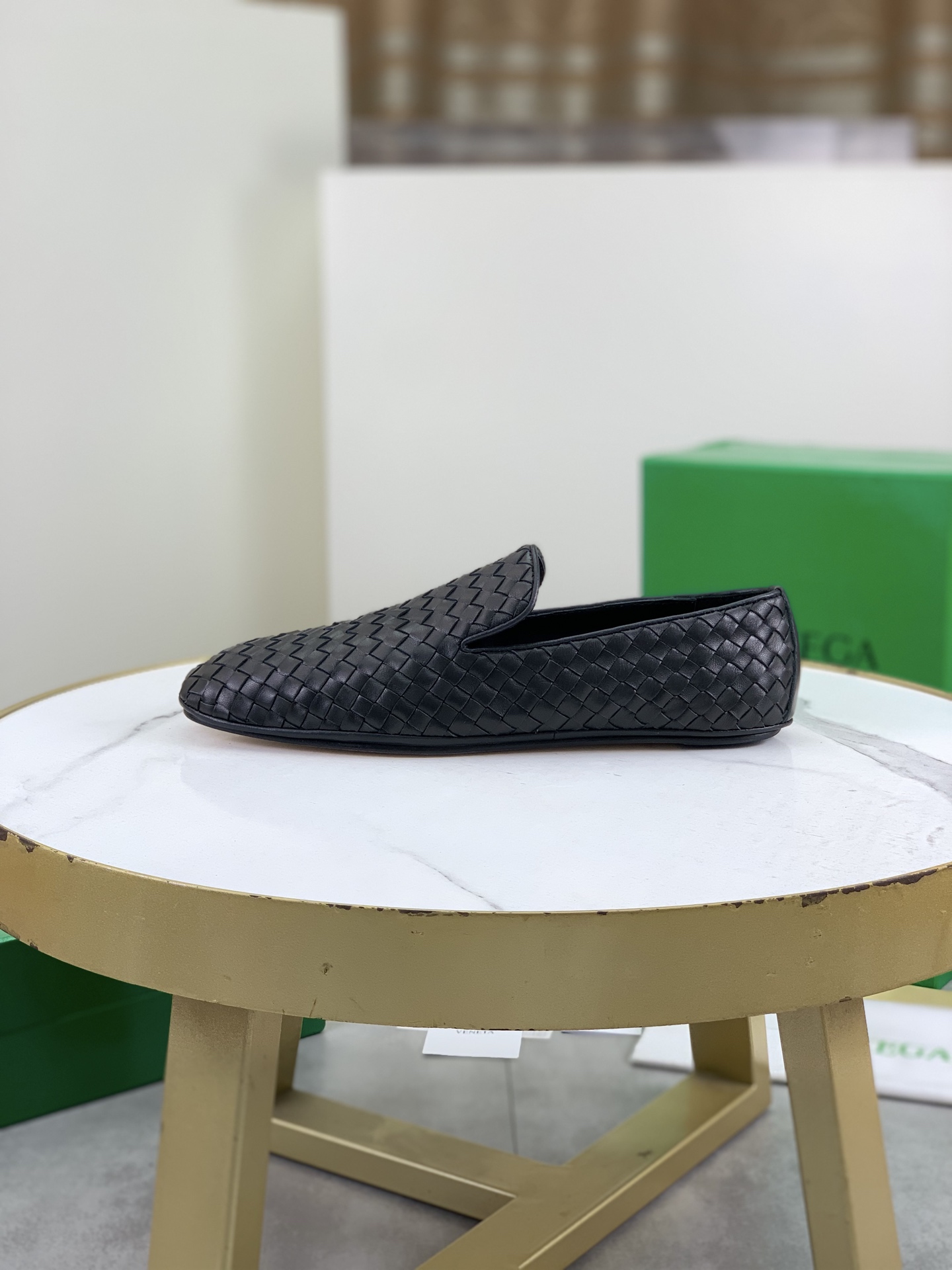Bottega Veneta Woven Leather Loafers - Timeless Style and Comfort 2 i1745167551171 8469 0 0