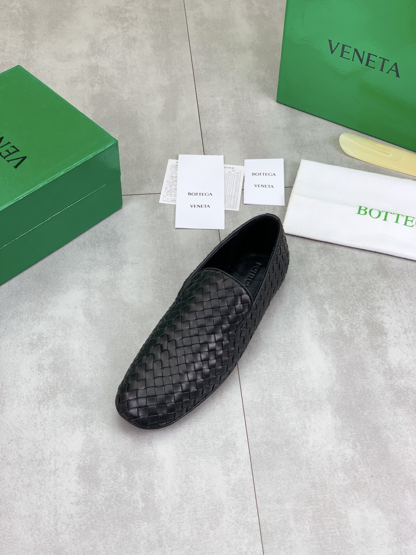 Bottega Veneta Woven Leather Loafers - Timeless Style and Comfort 5 i1745167553131 8509 0 3
