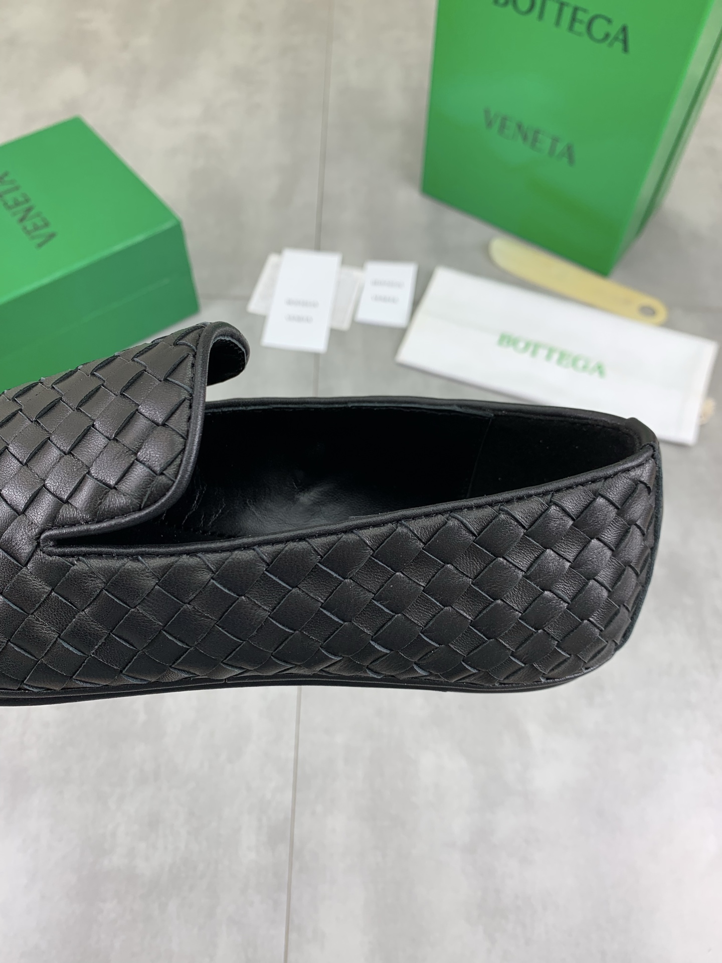 Bottega Veneta Woven Leather Loafers - Timeless Style and Comfort 8 i1745167553591 8600 0 6