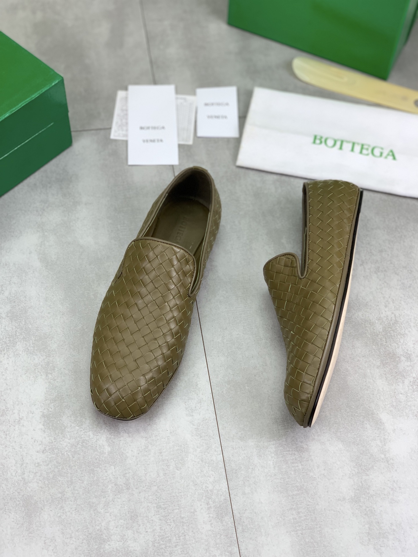 Bottega Veneta Woven Leather Loafers - Premium Quality & Craftsmanship 6 i1745167617846 9611 0 4