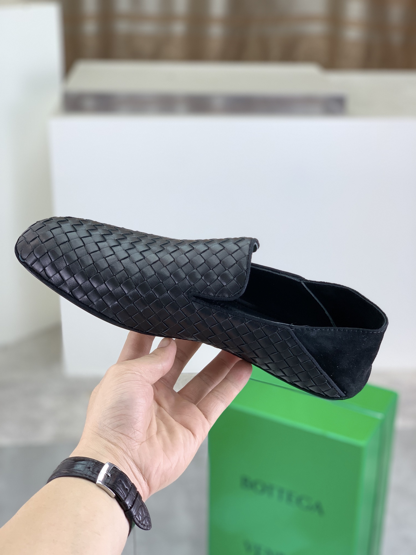 Bottega Veneta Men's Woven Leather Loafers - Luxurious & Comfortable 7 i1745167690587 8234 0 5
