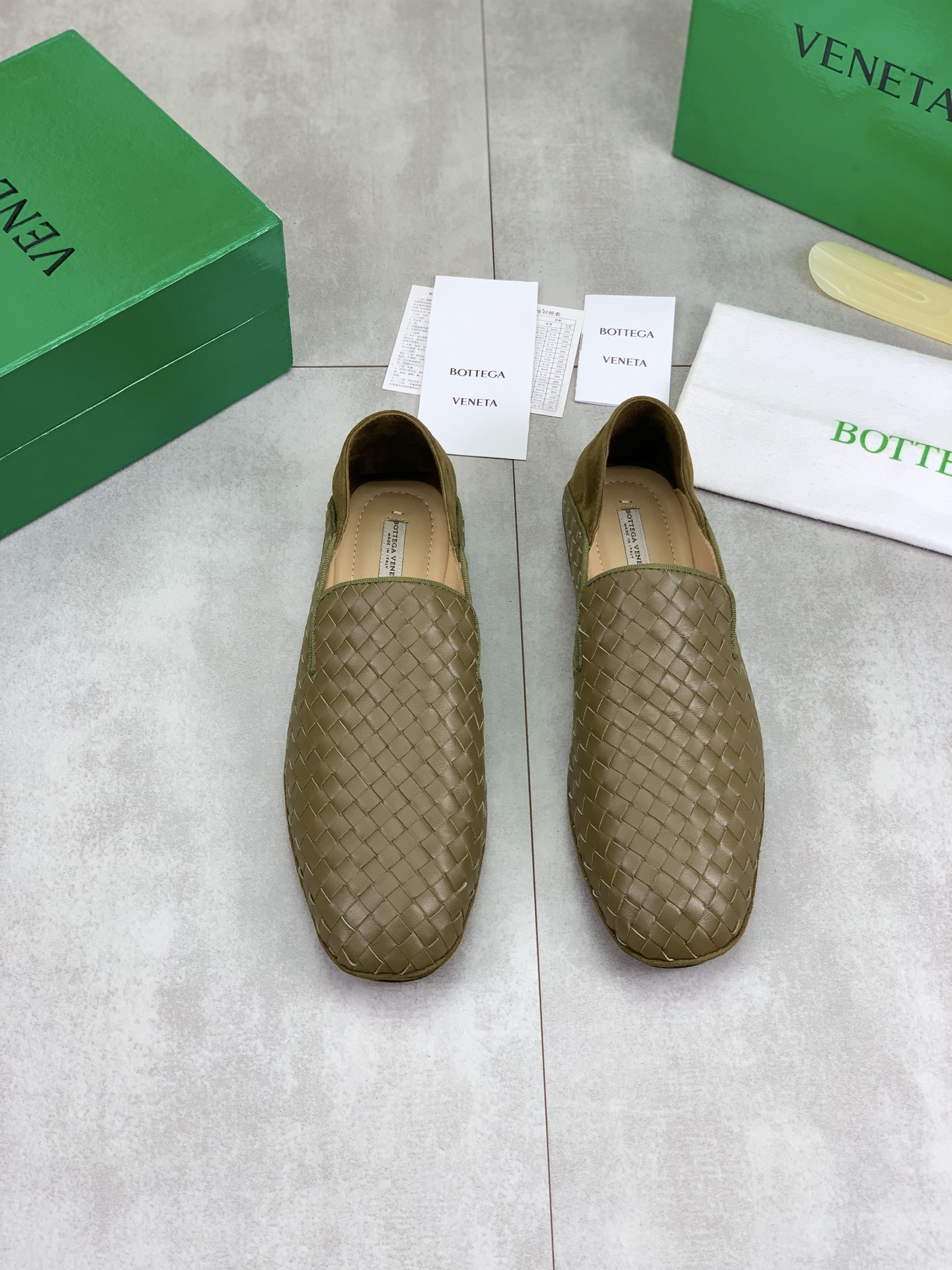 Bottega Veneta Men's Woven Leather Loafers Slip-on Dress Shoes 3 i1745167713432 4087 0 1
