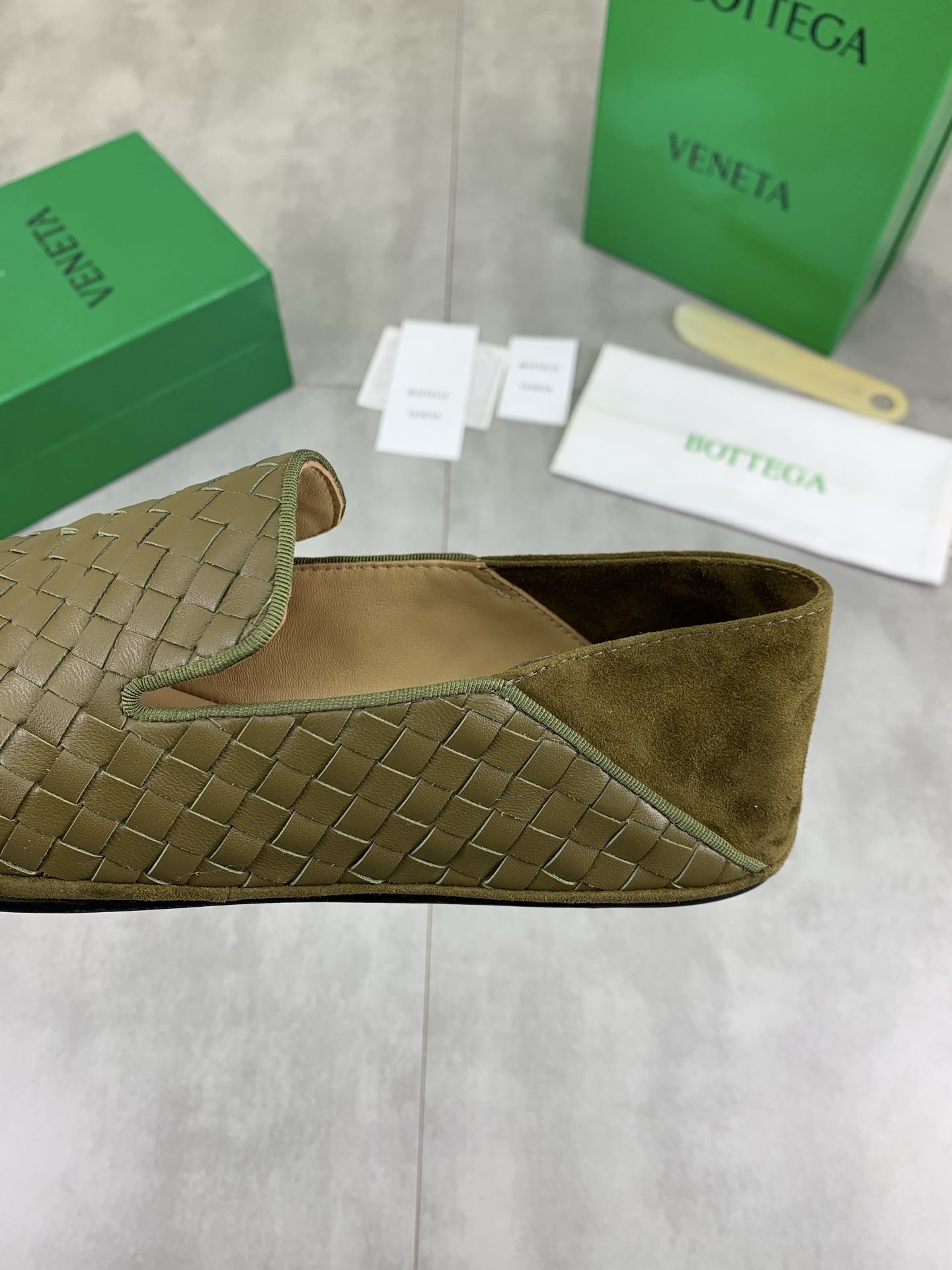 Bottega Veneta Men's Woven Leather Loafers Slip-on Dress Shoes 8 i1745167713853 4661 0 6