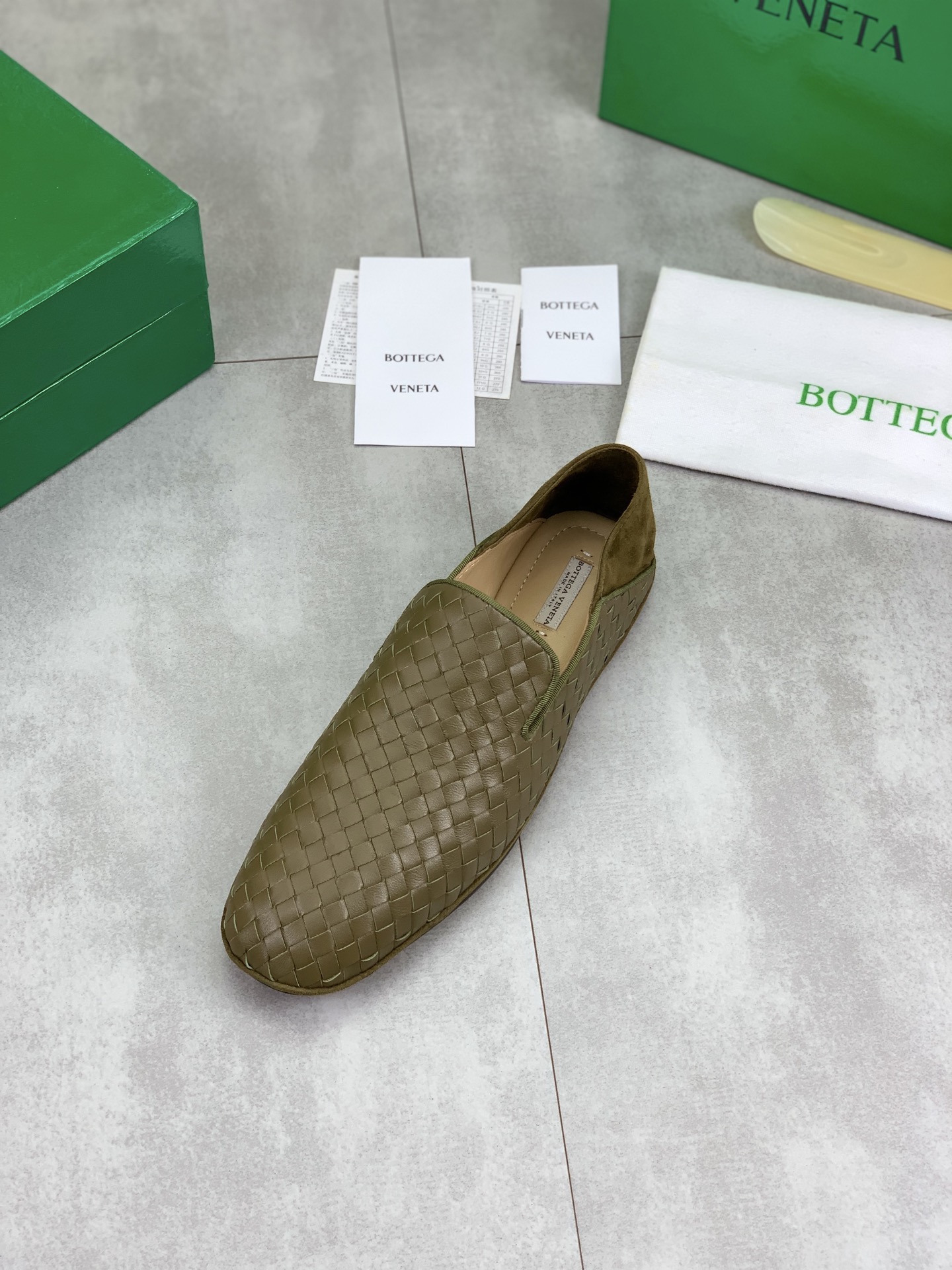 Bottega Veneta Men's Woven Leather Loafers Slip-on Dress Shoes 5 i1745167717159 5887 0 3