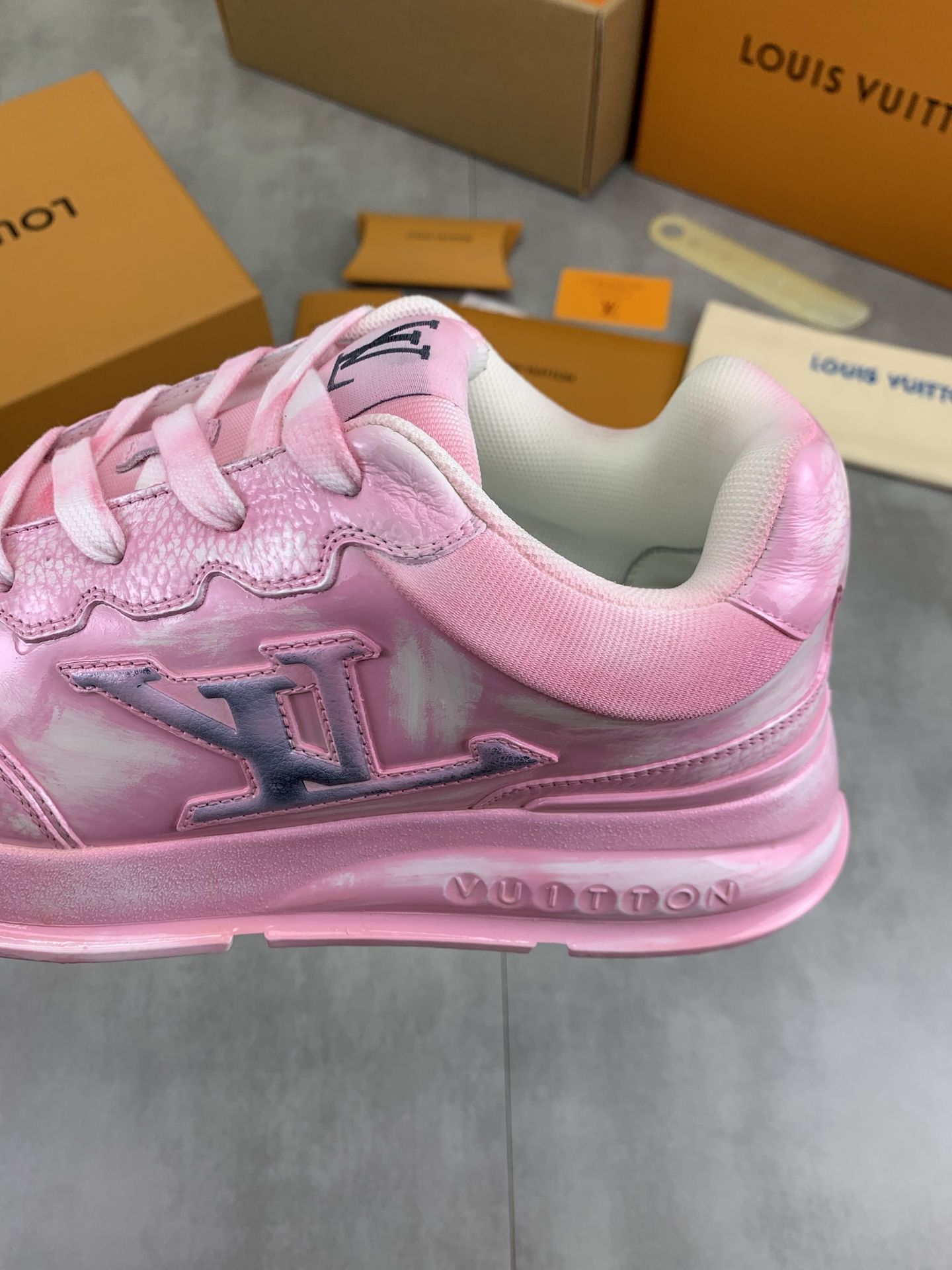 Louis Vuitton Pink Leather Low-Top Sneakers, Couple Style, Size 35-44 8 i1745482796509 6332 0 6