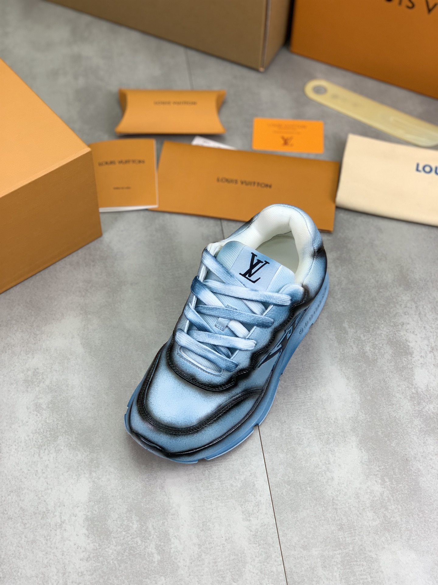 Louis Vuitton Classic High-Top Sneakers in Blue Leather, Couple Style 5 i1745482816479 9821 0 3