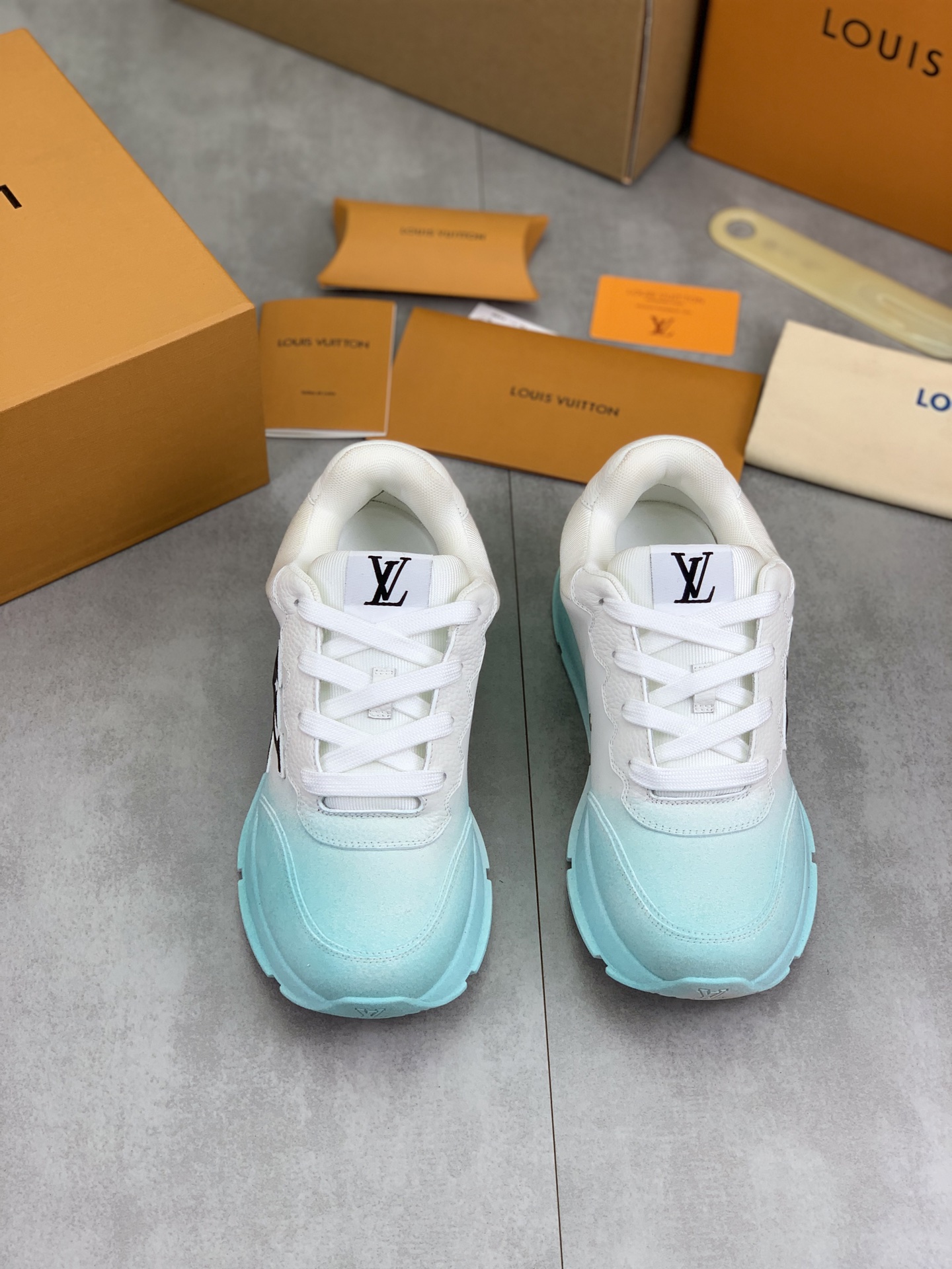 Louis Vuitton High-Top Sneakers in Calfskin Leather With TPU Outsole 3 i1745482850060 7998 0 1