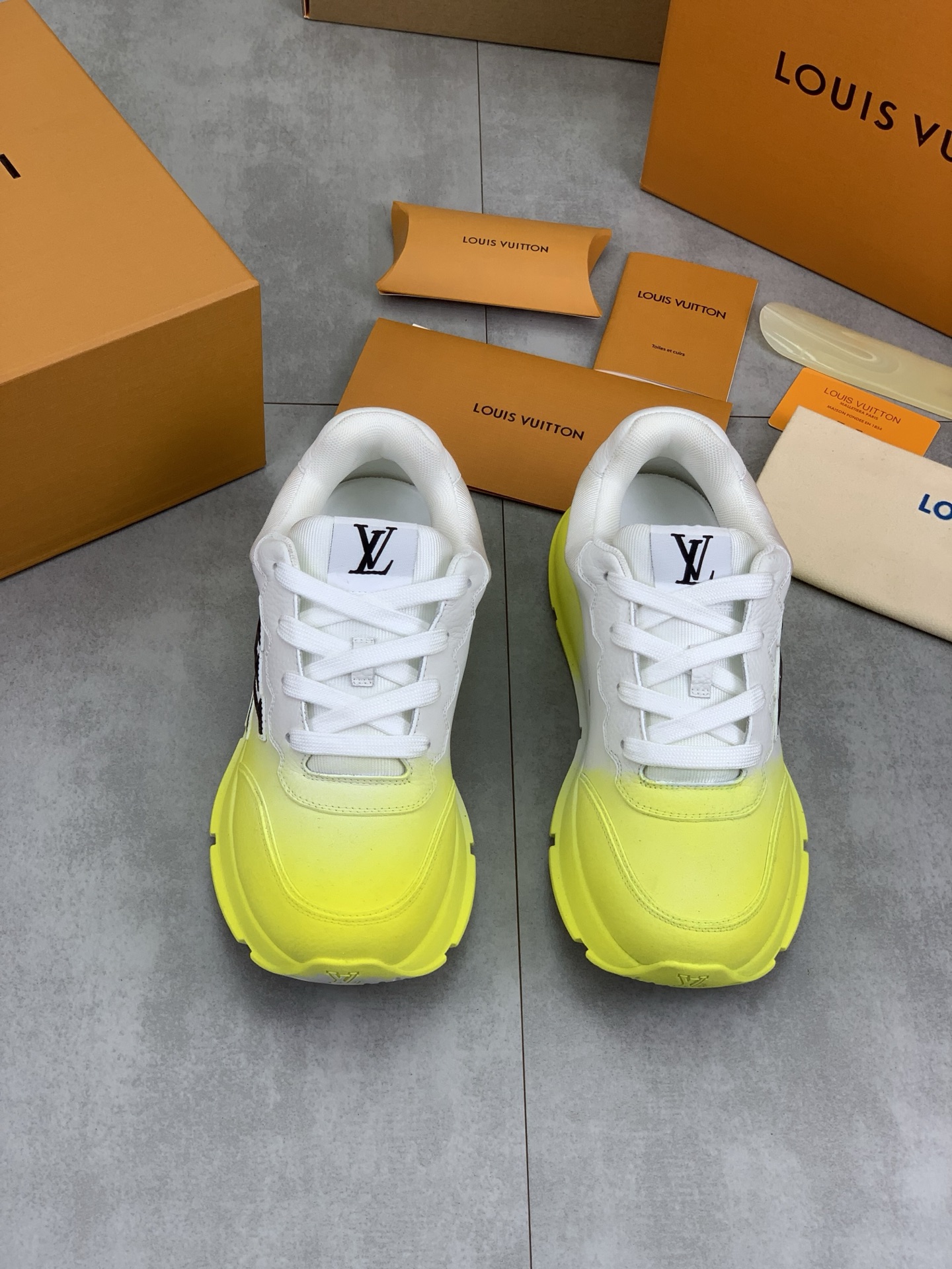 Louis Vuitton High-Top Sneakers: Premium Leather, Stylish Design, and Comfort 3 i1745482969690 4439 0 1
