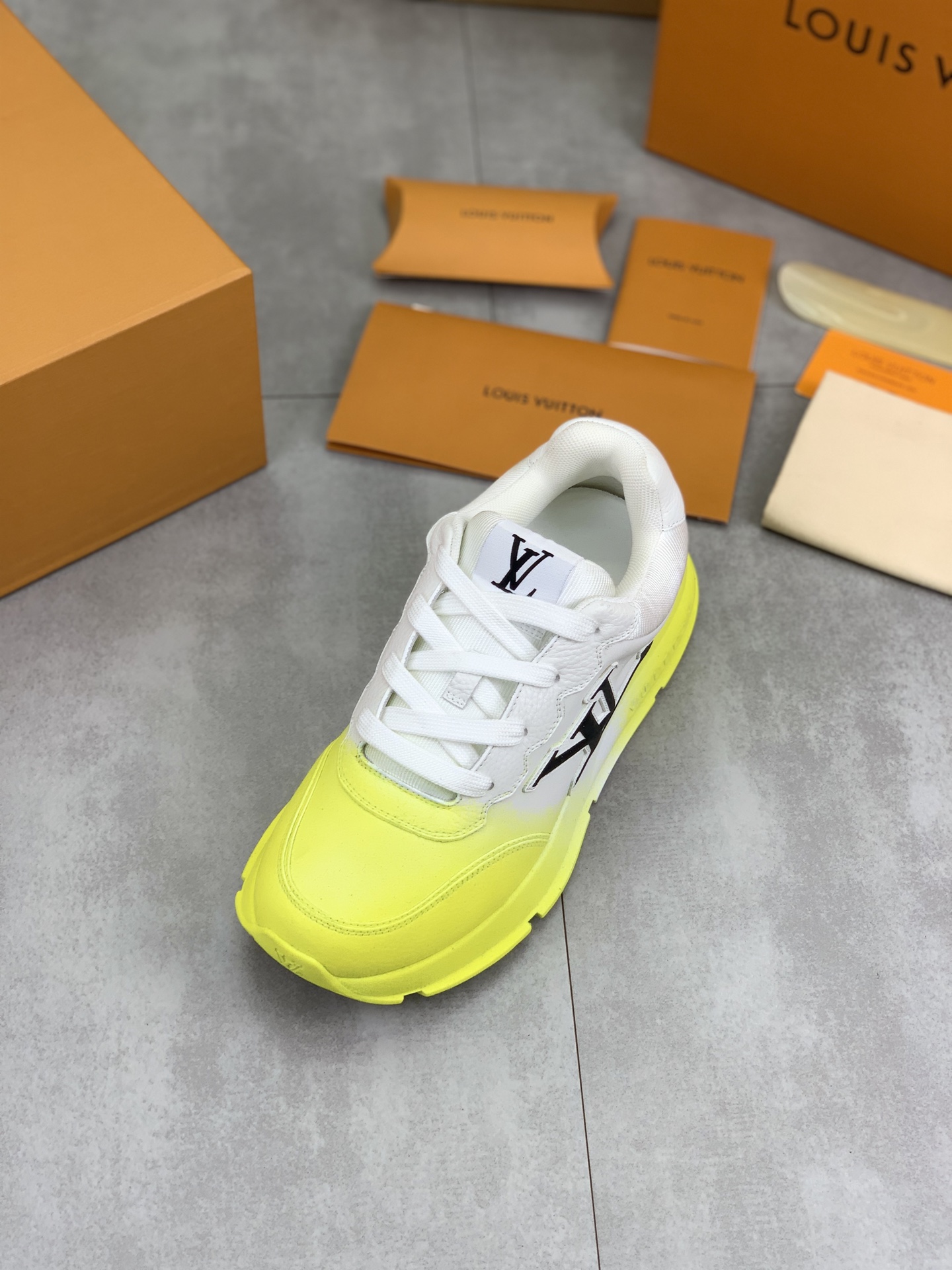 Louis Vuitton High-Top Sneakers: Premium Leather, Stylish Design, and Comfort 5 i1745482971771 4636 0 3