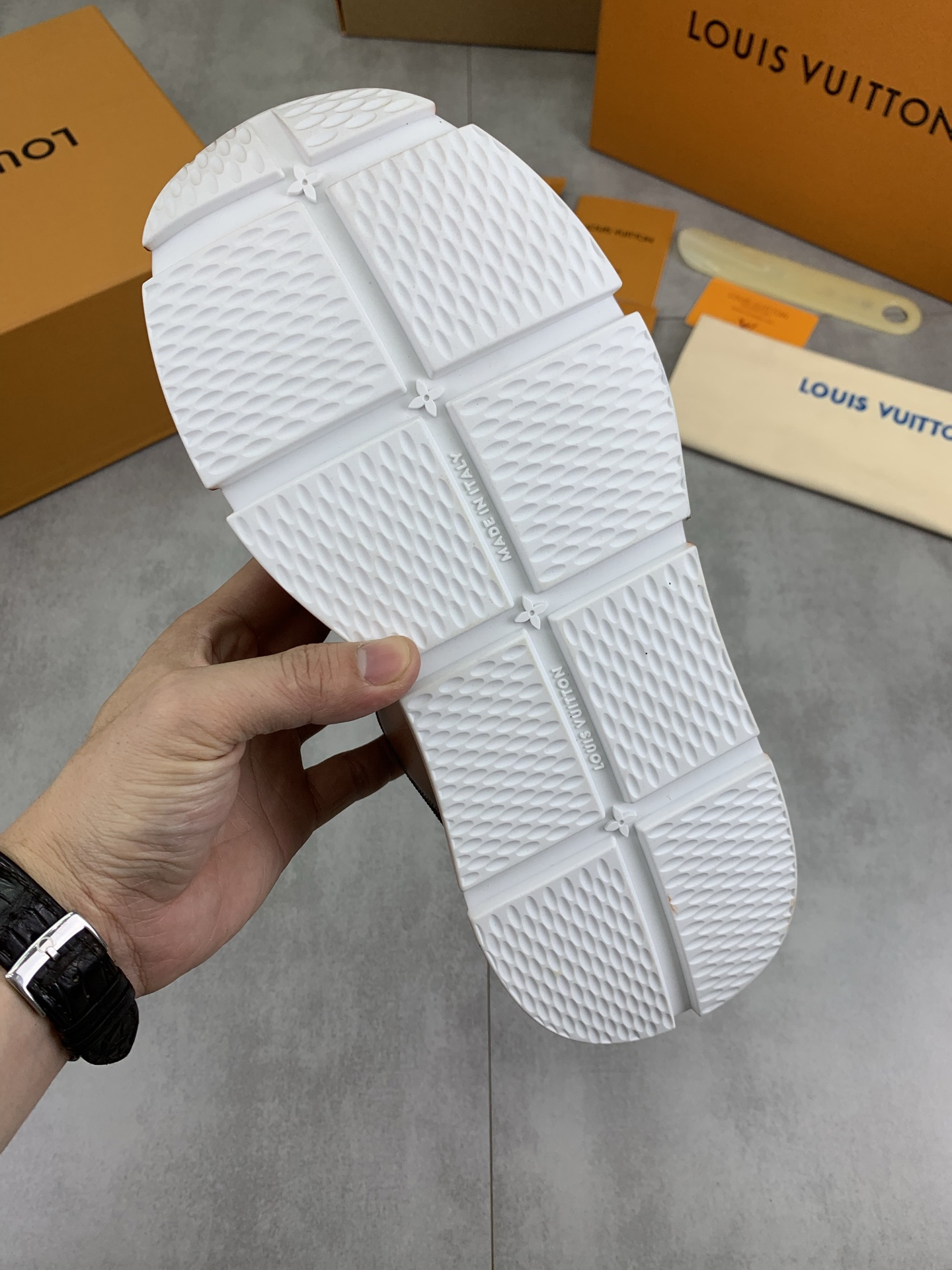 Louis Vuitton Couple Craft Sneakers - High-Quality, Original Design 9 i1745482986327 809 0 7