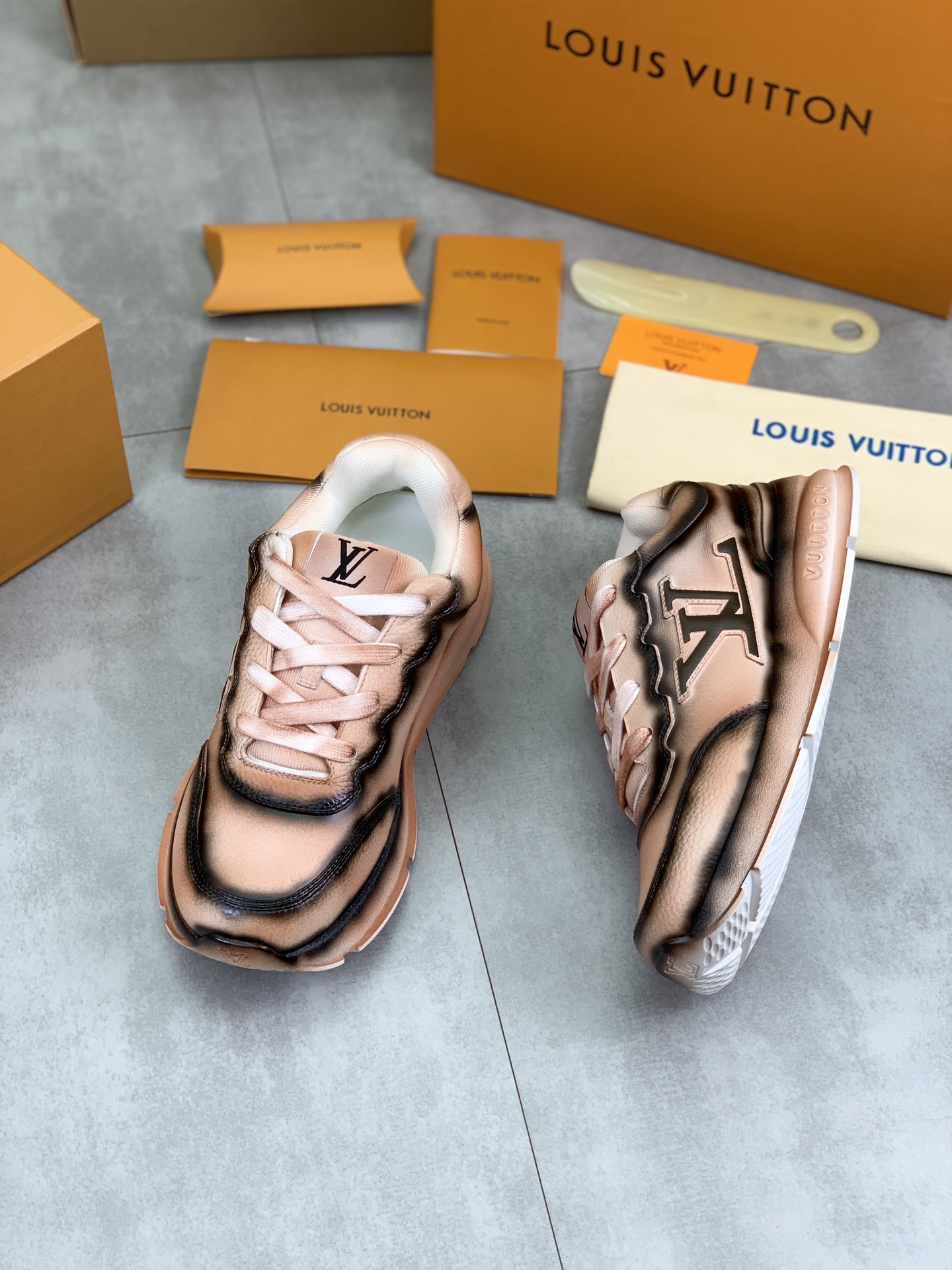 Louis Vuitton Couple Craft Sneakers - High-Quality, Original Design 6 i1745482986567 1177 0 4