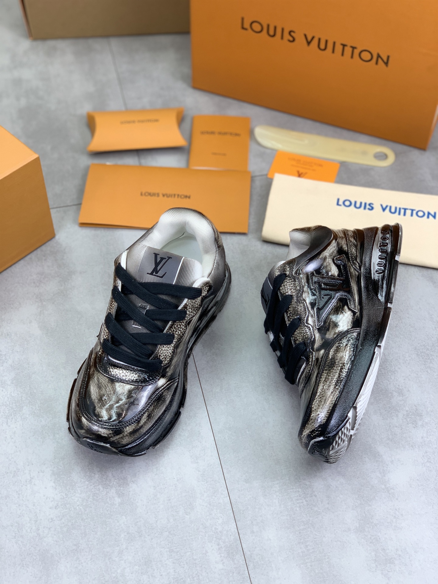 Louis Vuitton High-Top Sneakers, Calfskin Leather, Breathable Lining, TPU Sole 6 i1745483002586 8142 0 4