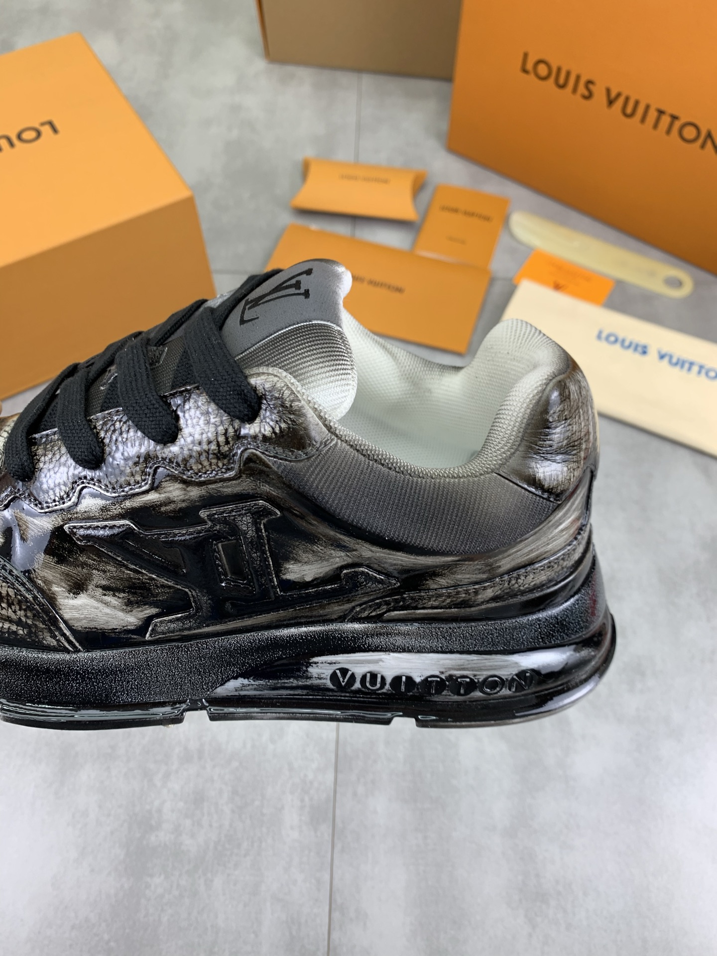Louis Vuitton High-Top Sneakers, Calfskin Leather, Breathable Lining, TPU Sole 8 i1745483002656 1316 0 6