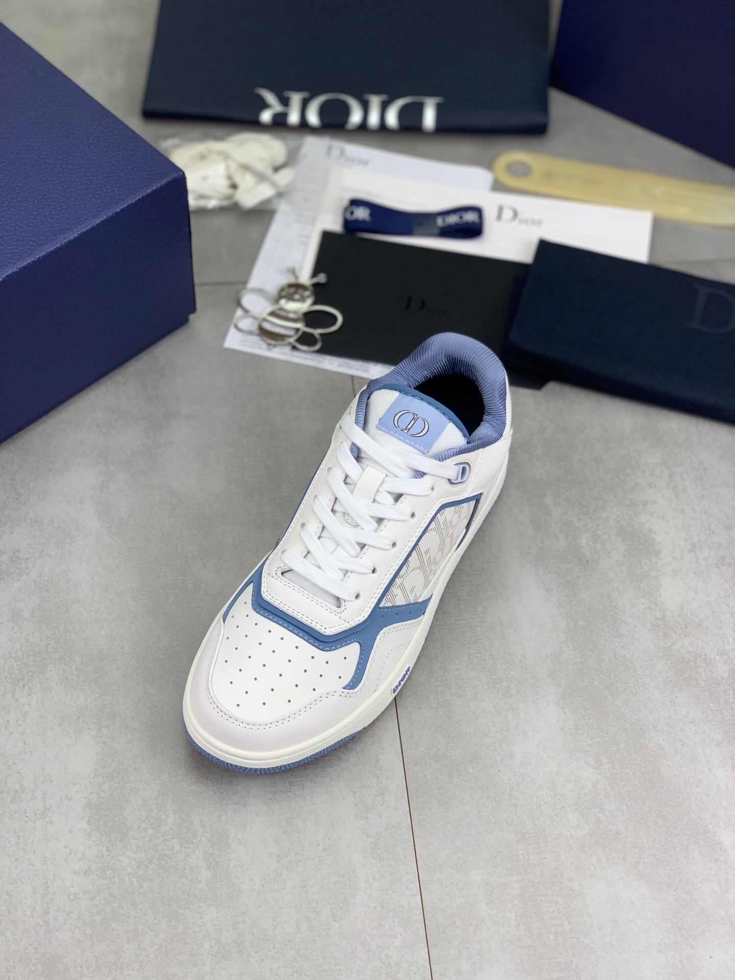 Dior B57 Low-Top Sneakers - Oblique Print, Leather, and CD Icon Details 5 i1745601036830 4432 0 3