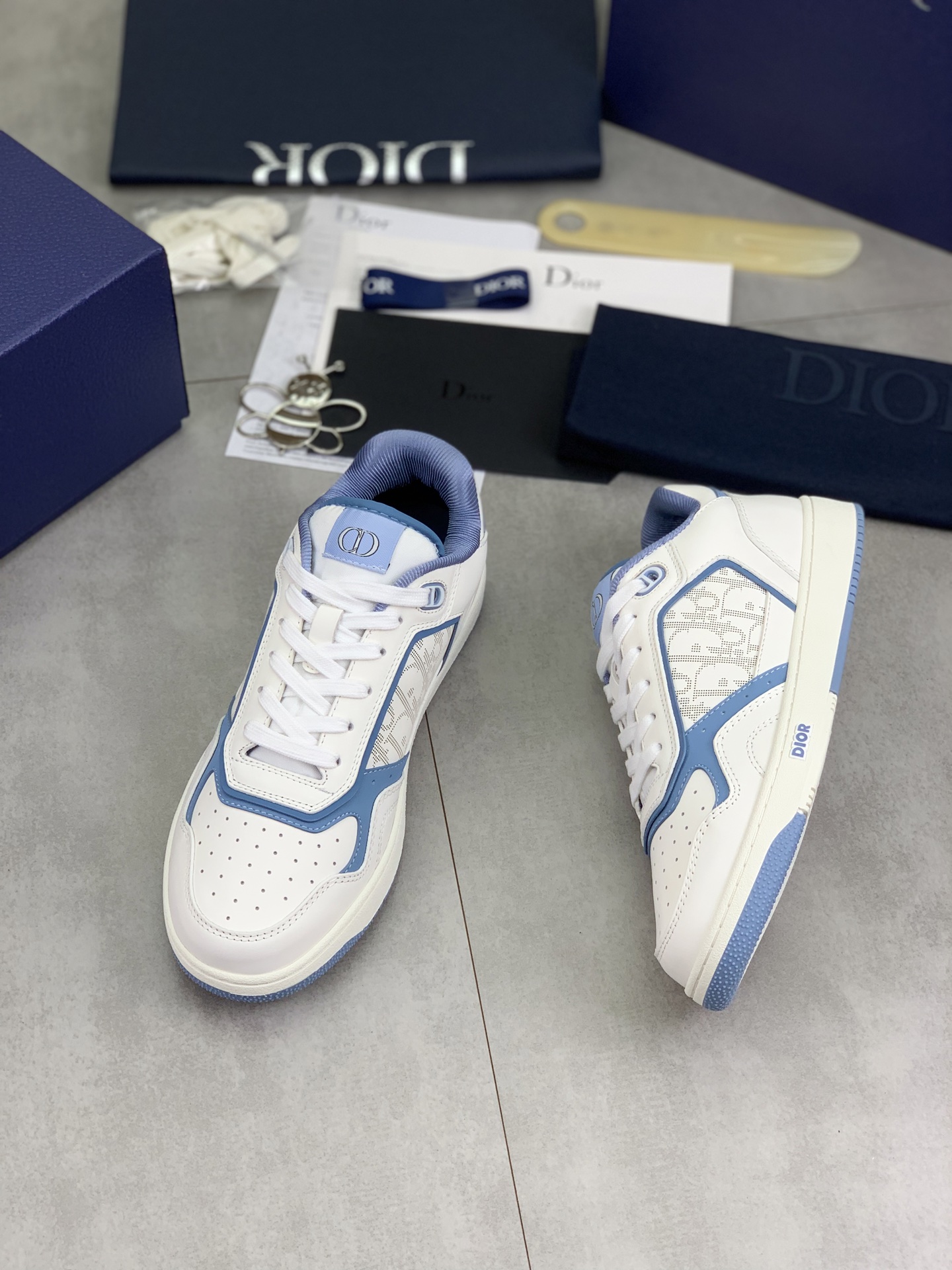 Dior B57 Low-Top Sneakers - Oblique Print, Leather, and CD Icon Details 6 i1745601036942 1990 0 4