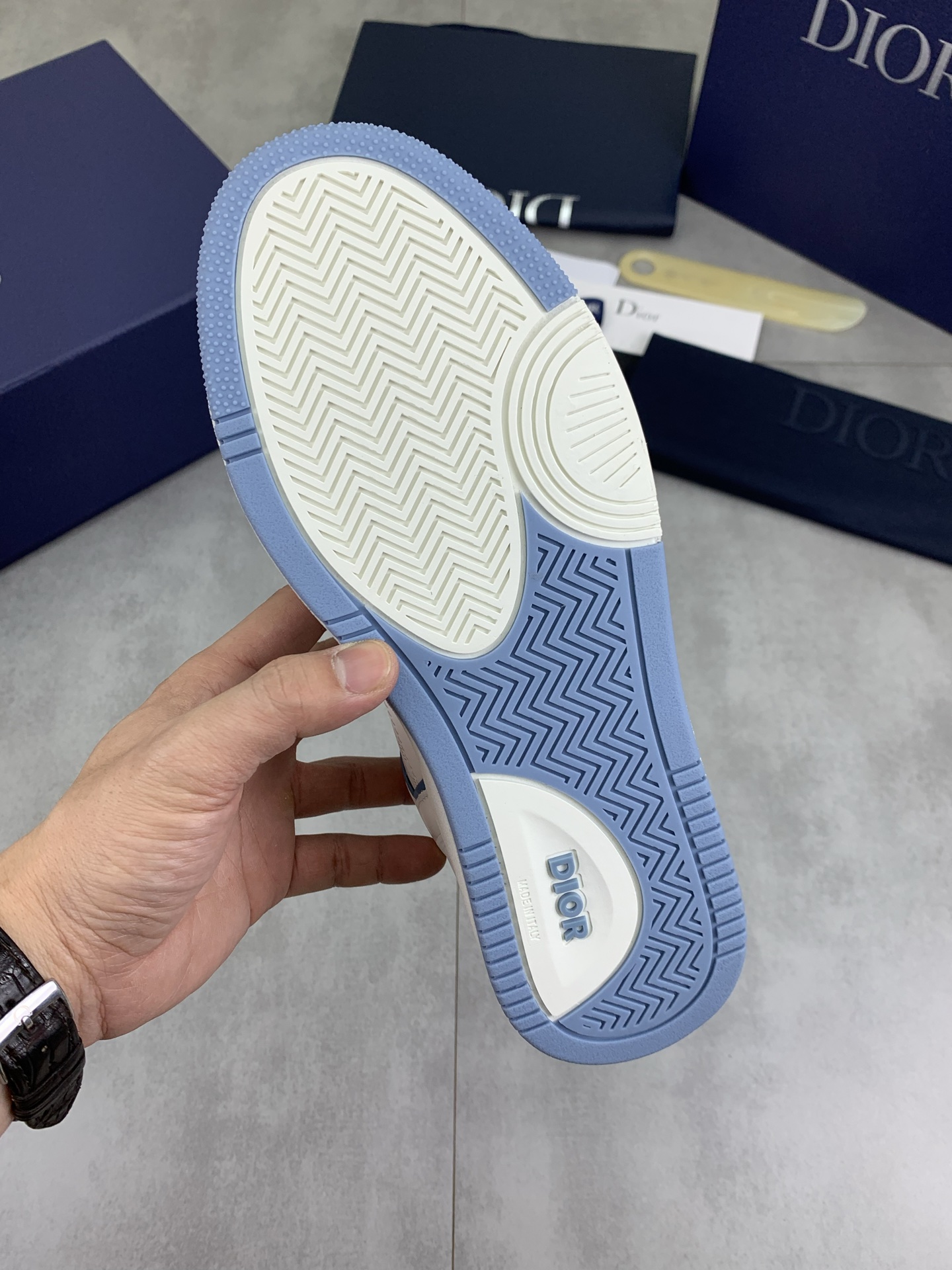 Dior B57 Low-Top Sneakers - Oblique Print, Leather, and CD Icon Details 9 i1745601036984 2167 0 7
