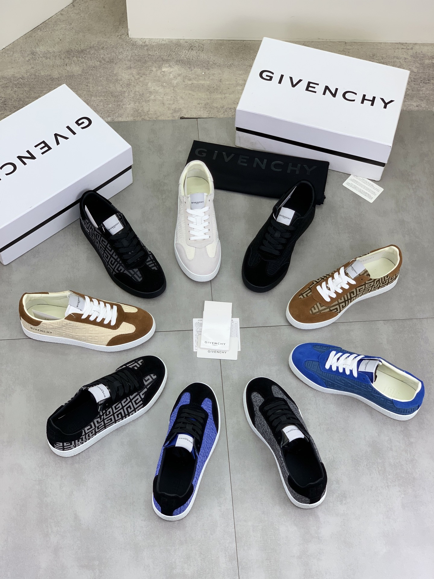Givenchy Men's Low-Top Sneakers in Calfskin Leather - Fashionable and Comfortable 11 i1745768633841 4165 0 9
