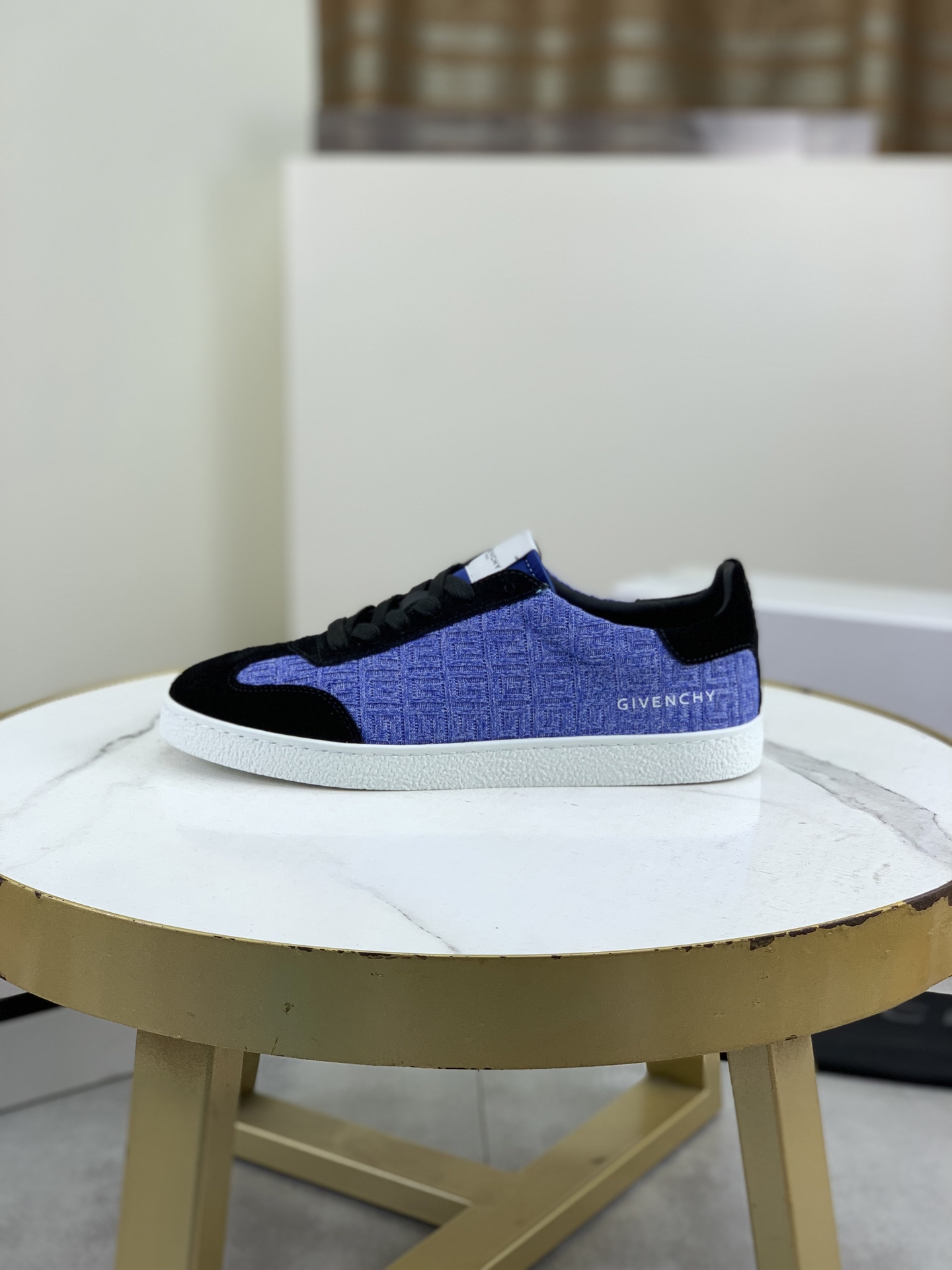 Givenchy Low-Top Sneakers: Original Design, Premium Calfskin, Comfort Fit 1 Givenchy Low-Top Sneakers: Original Design, Premium Calfskin, Comfort Fit