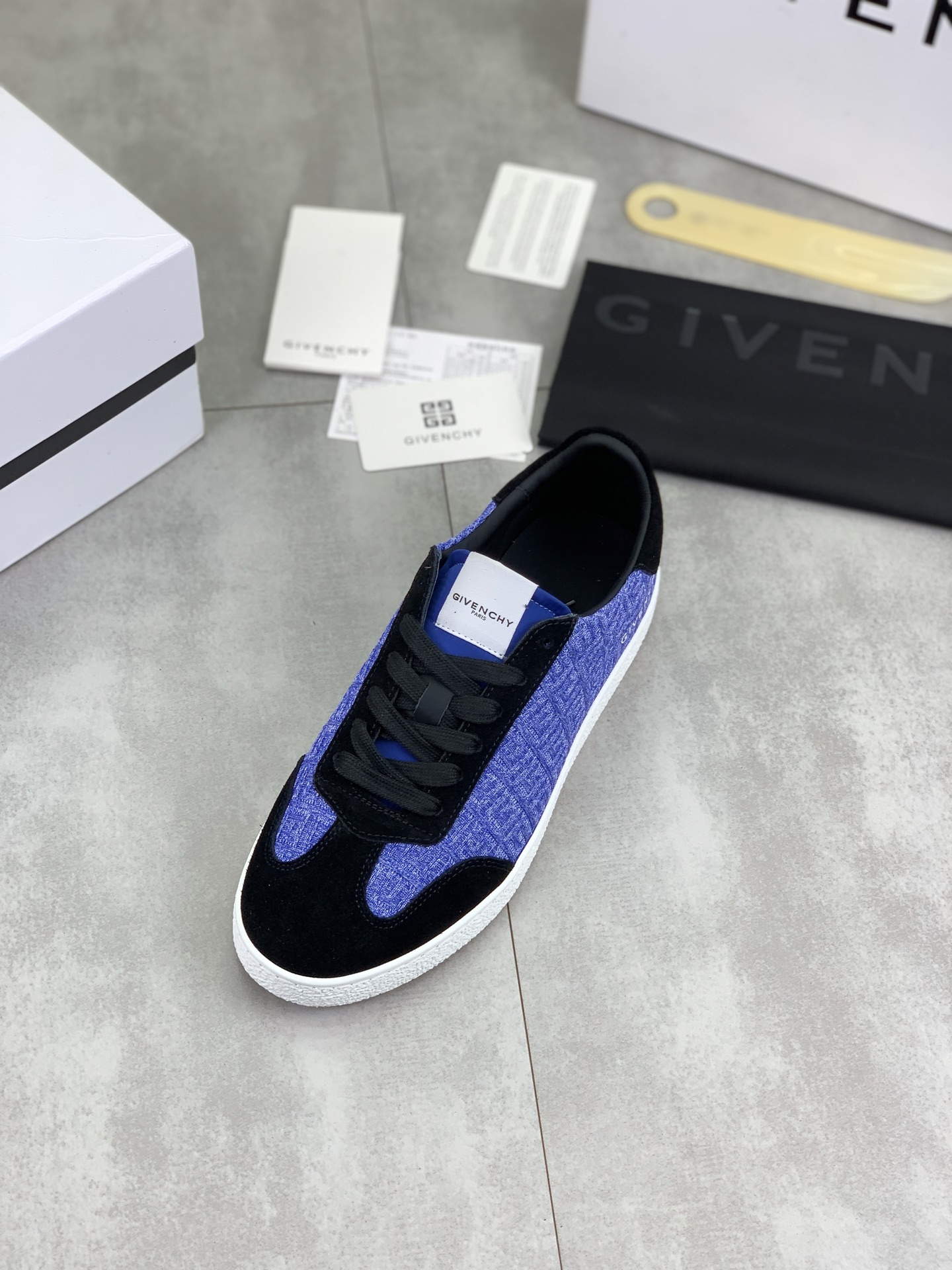 Givenchy Low-Top Sneakers: Original Design, Premium Calfskin, Comfort Fit 5 i1745768733773 375 0 3