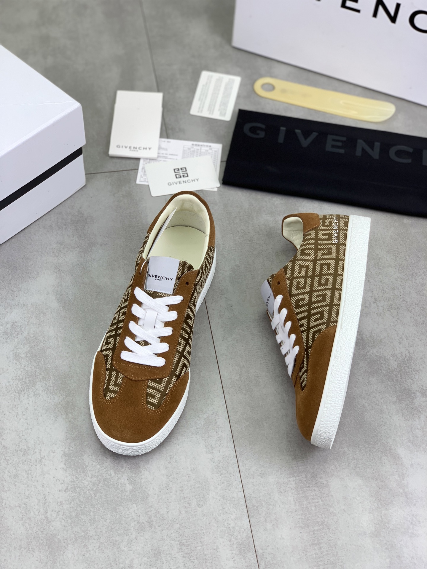 Givenchy Men's Brown Leather Lace-Up Sneakers Casual Fashion Sneakers 6 i1745768747546 765 0 4