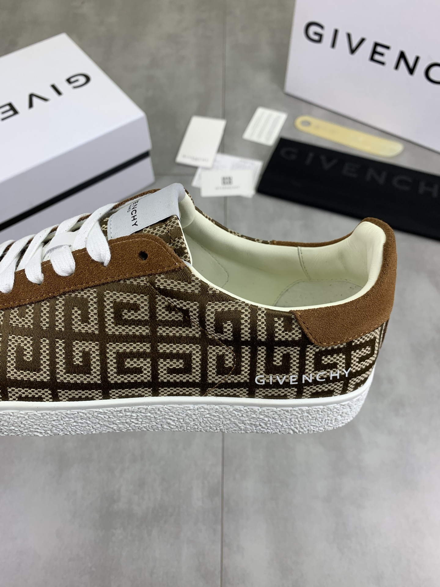 Givenchy Men's Brown Leather Lace-Up Sneakers Casual Fashion Sneakers 8 i1745768748934 1631 0 6