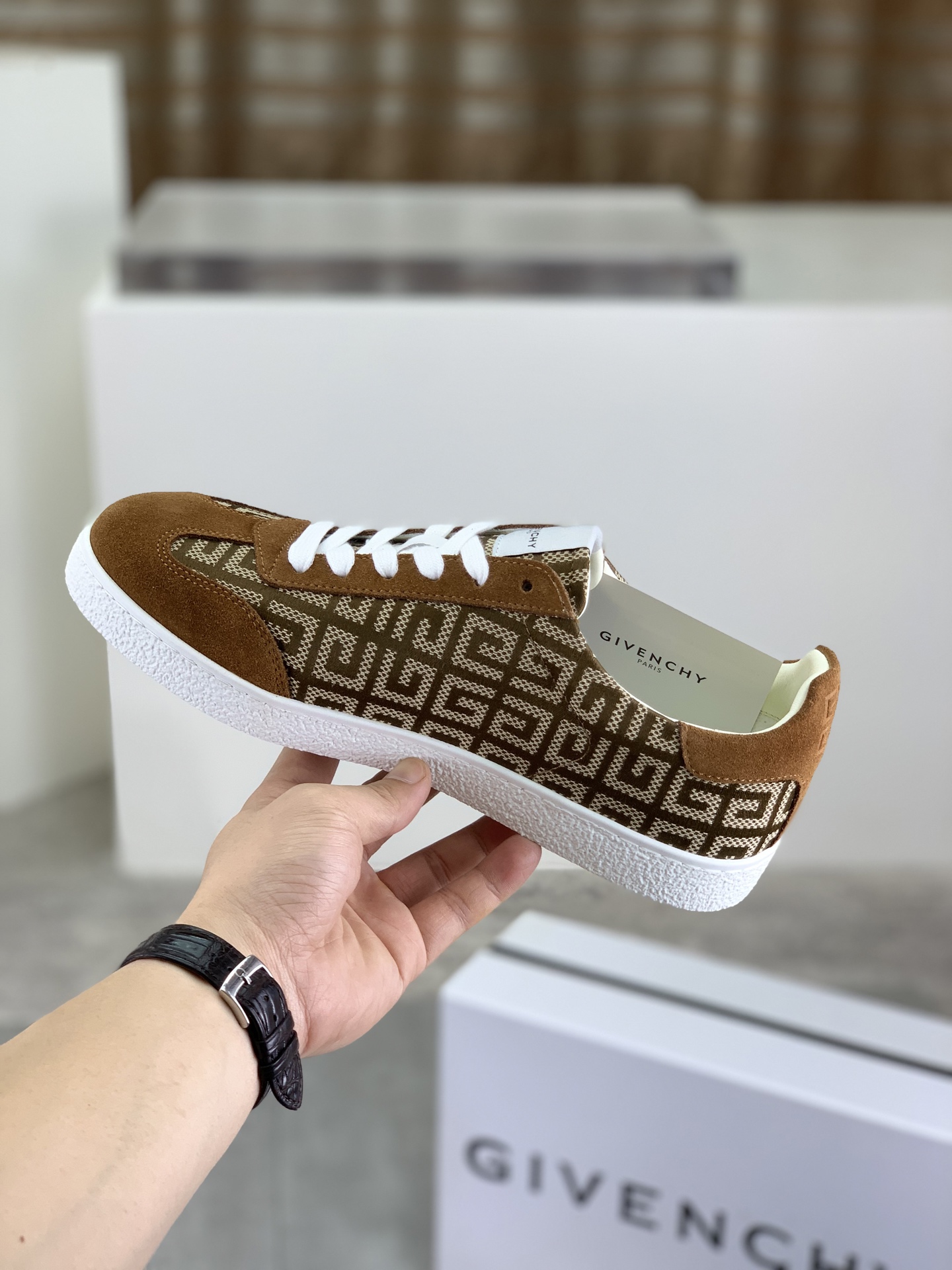 Givenchy Men's Brown Leather Lace-Up Sneakers Casual Fashion Sneakers 7 i1745768750216 1979 0 5