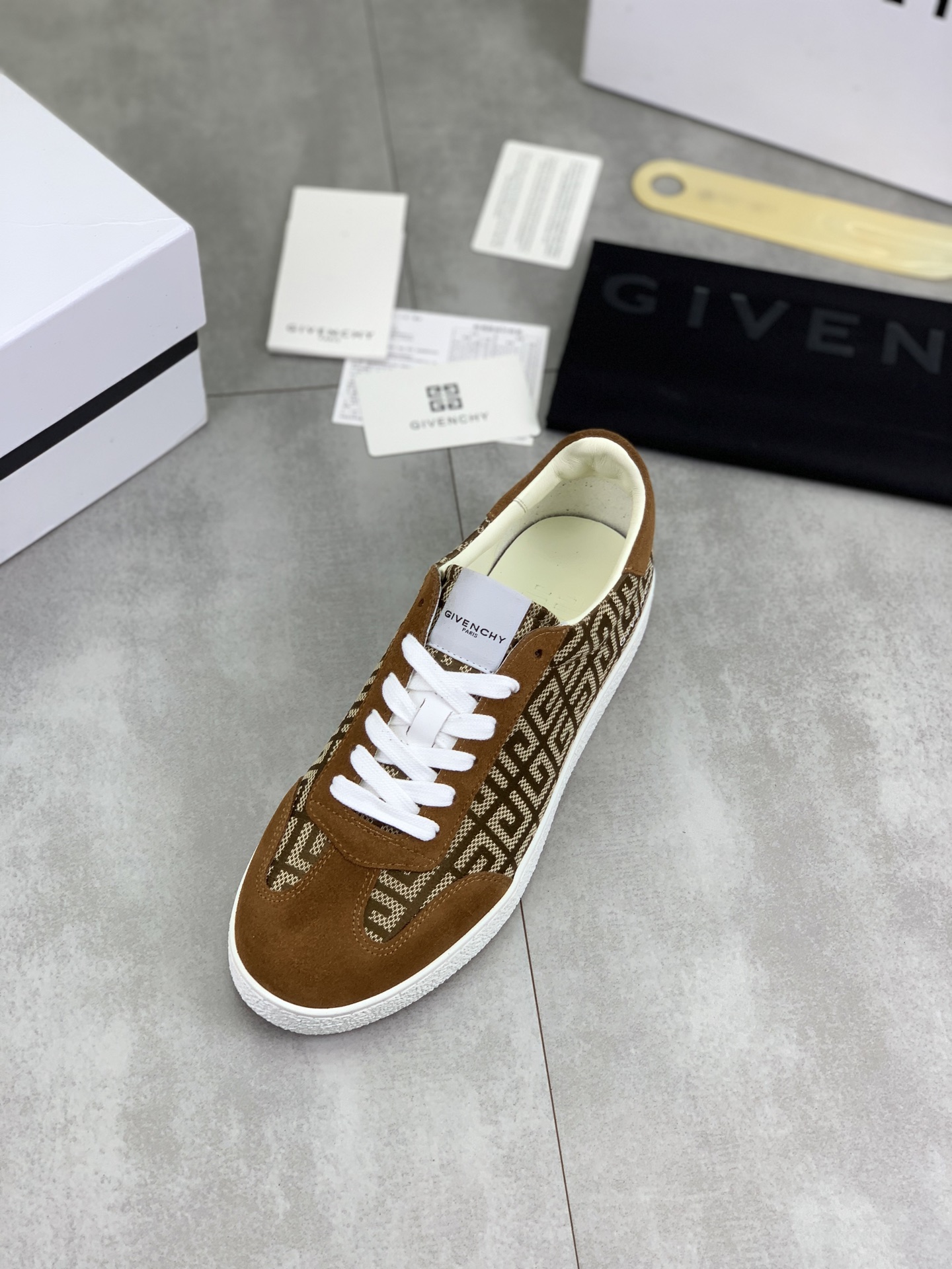 Givenchy Men's Brown Leather Lace-Up Sneakers Casual Fashion Sneakers 5 i1745768750275 2789 0 3